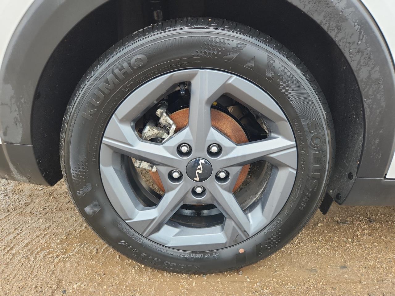 2025 Kia K4 Lxs White vin: 3KPFT4DE2SE085304 Damage: Right Rear Wheel, Curb Rash, 1 To 2 Inches