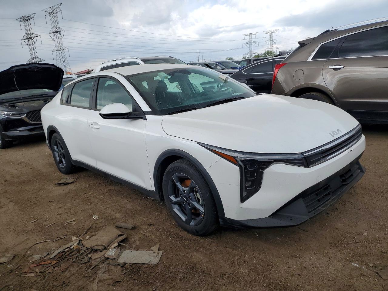 2025 Kia K4 Lxs White vin: 3KPFT4DE2SE085304