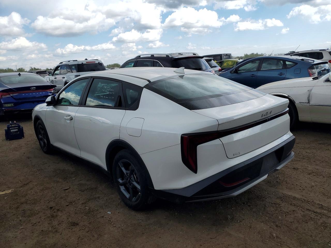2025 Kia K4 Lxs White vin: 3KPFT4DE2SE085304