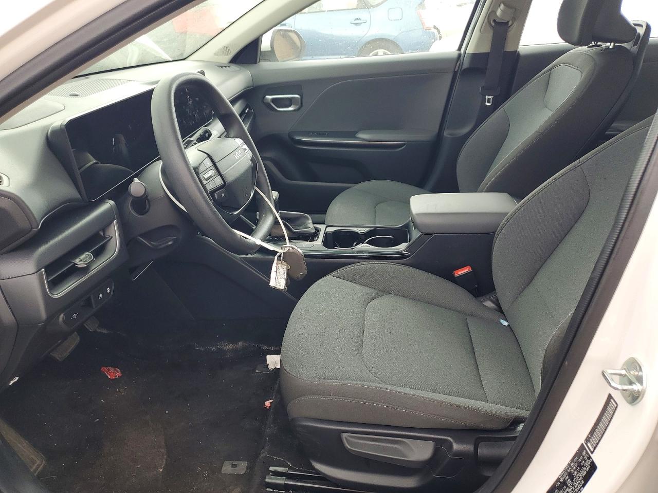 2025 Kia K4 Lxs White vin: 3KPFT4DE2SE085304