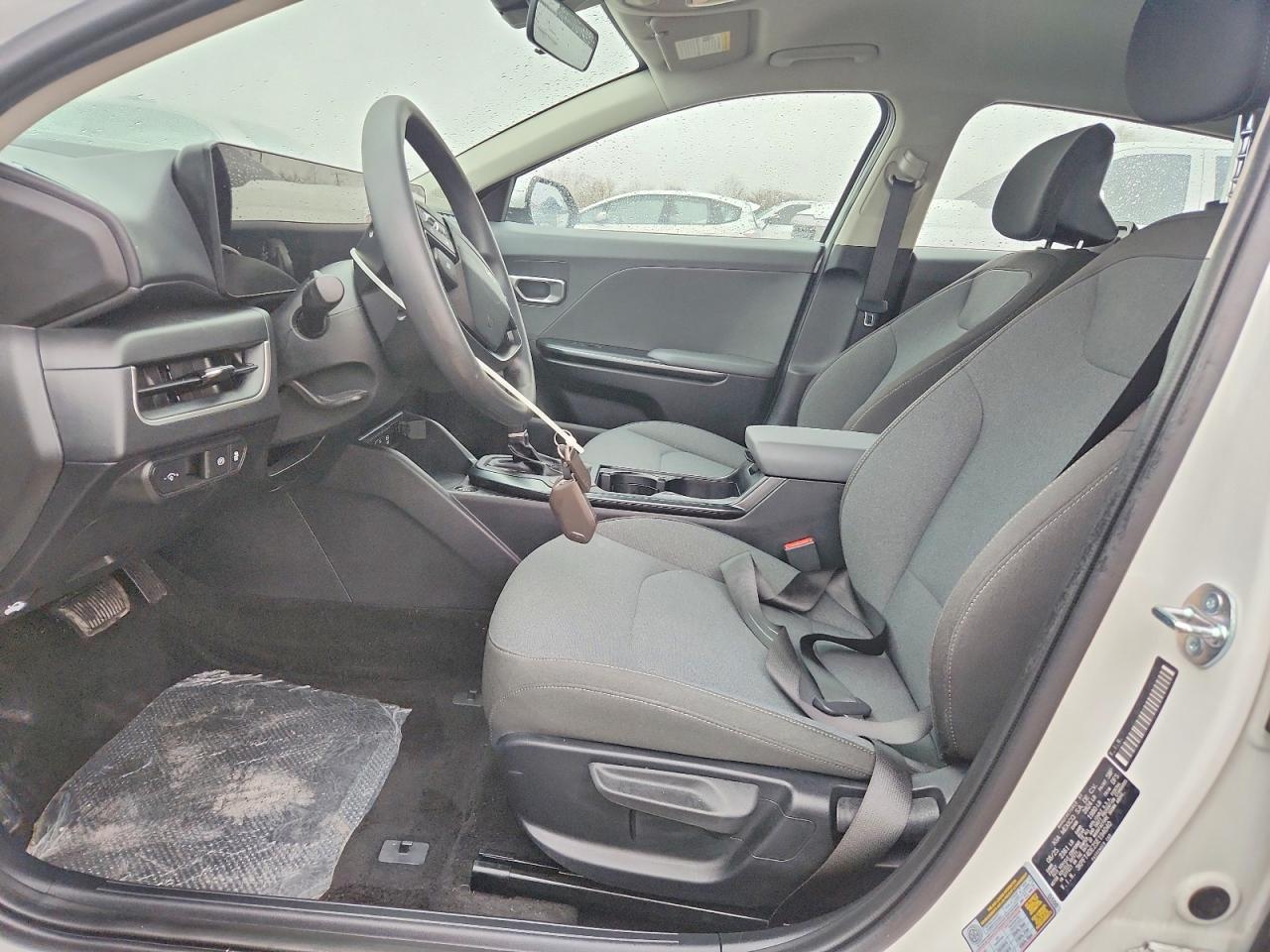 2025 Kia K4 Lxs White vin: 3KPFT4DE2SE194040