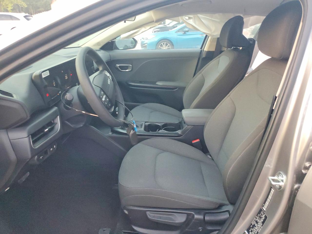 2025 Kia K4 Lxs Silver vin: 3KPFT4DE2SE202234