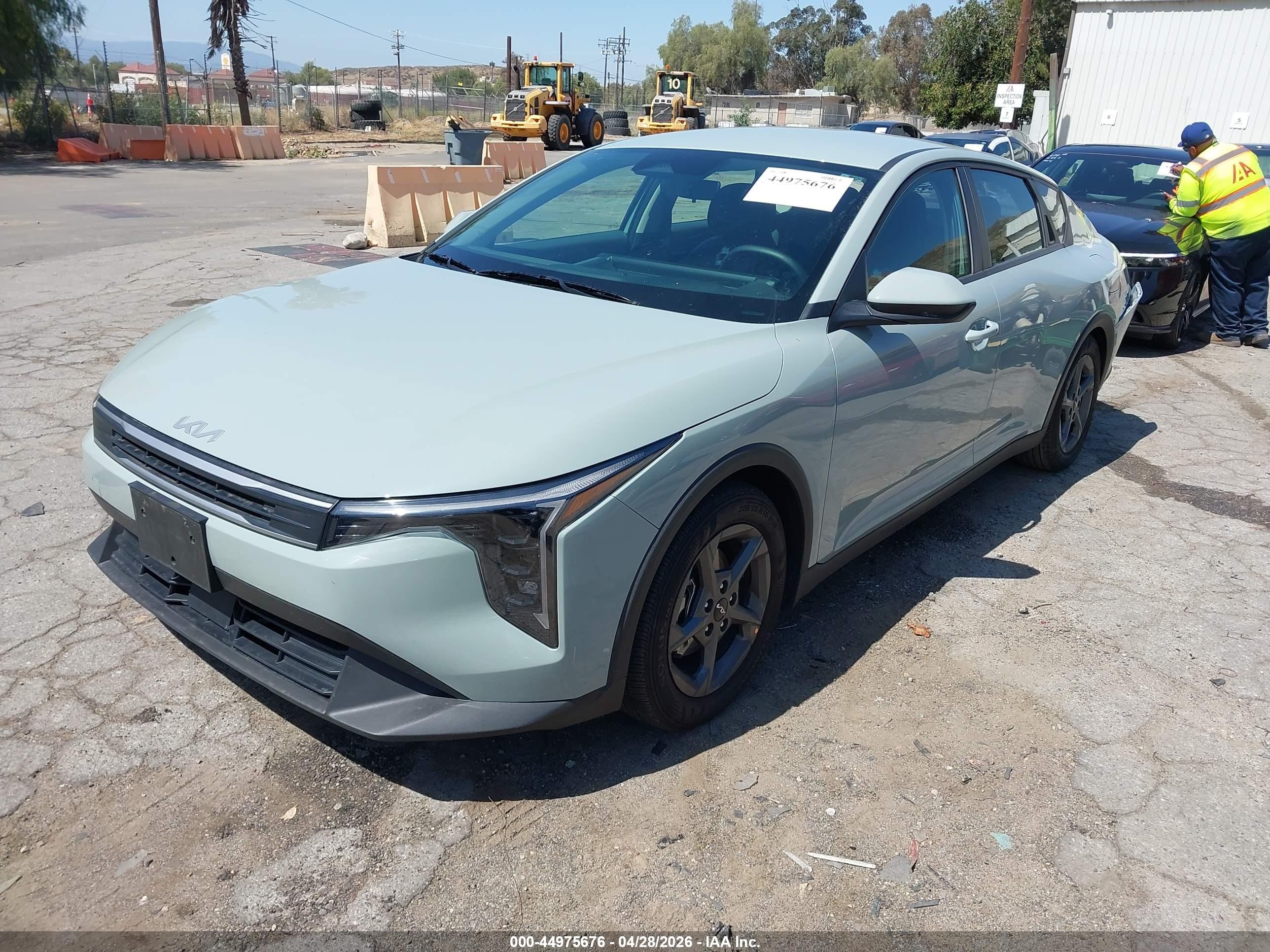 2025 Kia K4 Lxs Gray vin: 3KPFT4DE3SE097719