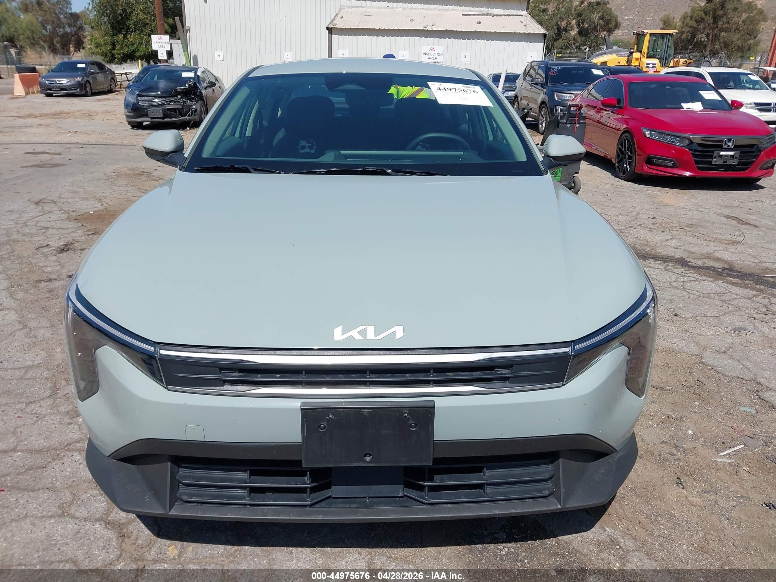 2025 Kia K4 Lxs Gray vin: 3KPFT4DE3SE097719