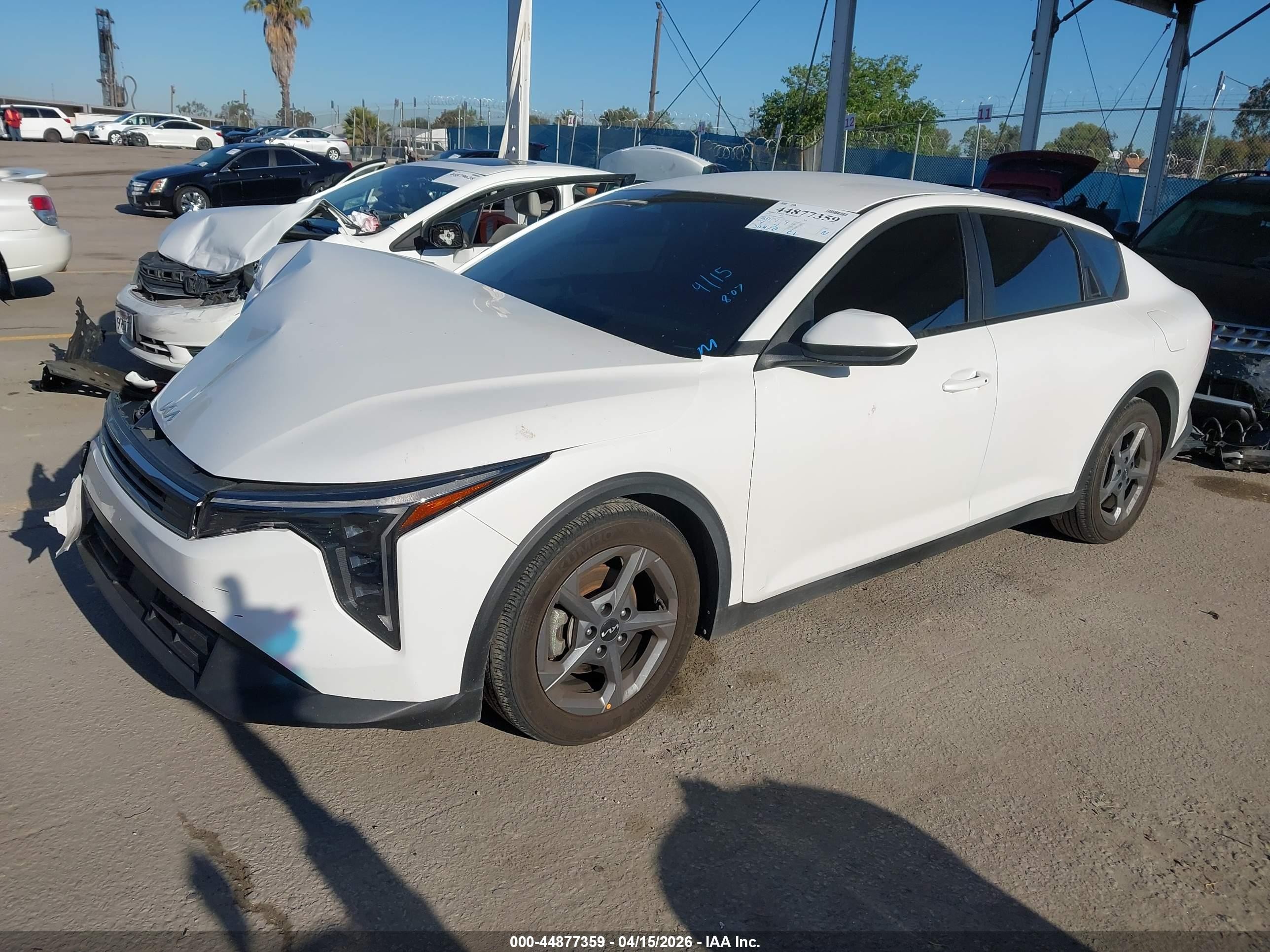 2025 Kia K4 Lxs Белый vin: 3KPFT4DE4SE034029