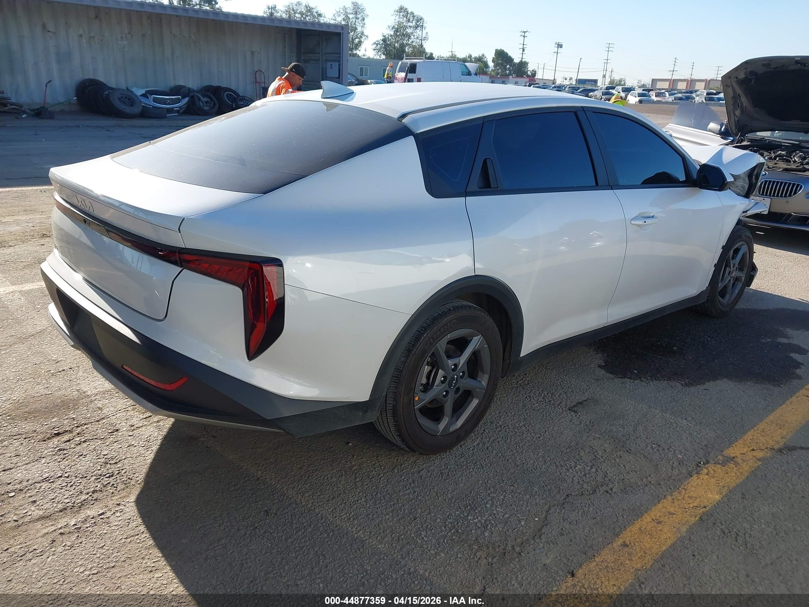 2025 Kia K4 Lxs Белый vin: 3KPFT4DE4SE034029