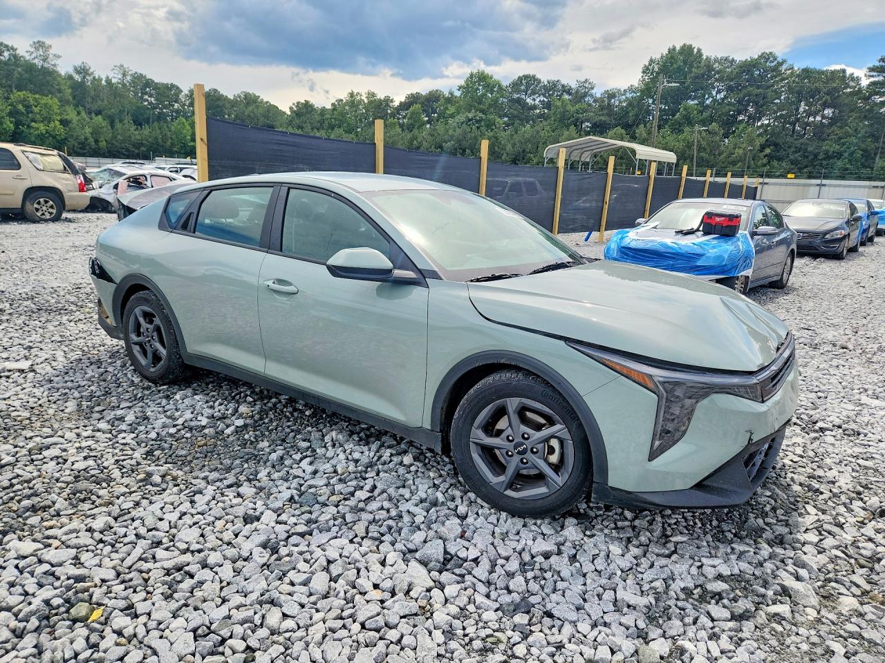 2025 Kia K4 Lxs Silver vin: 3KPFT4DE4SE186196