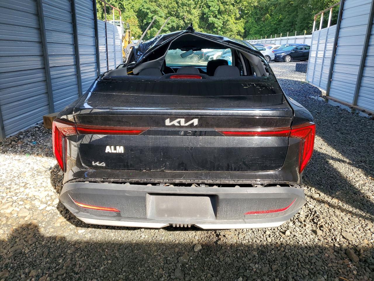 2025 Kia K4 Lx Black vin: 3KPFT4DE5SE015201