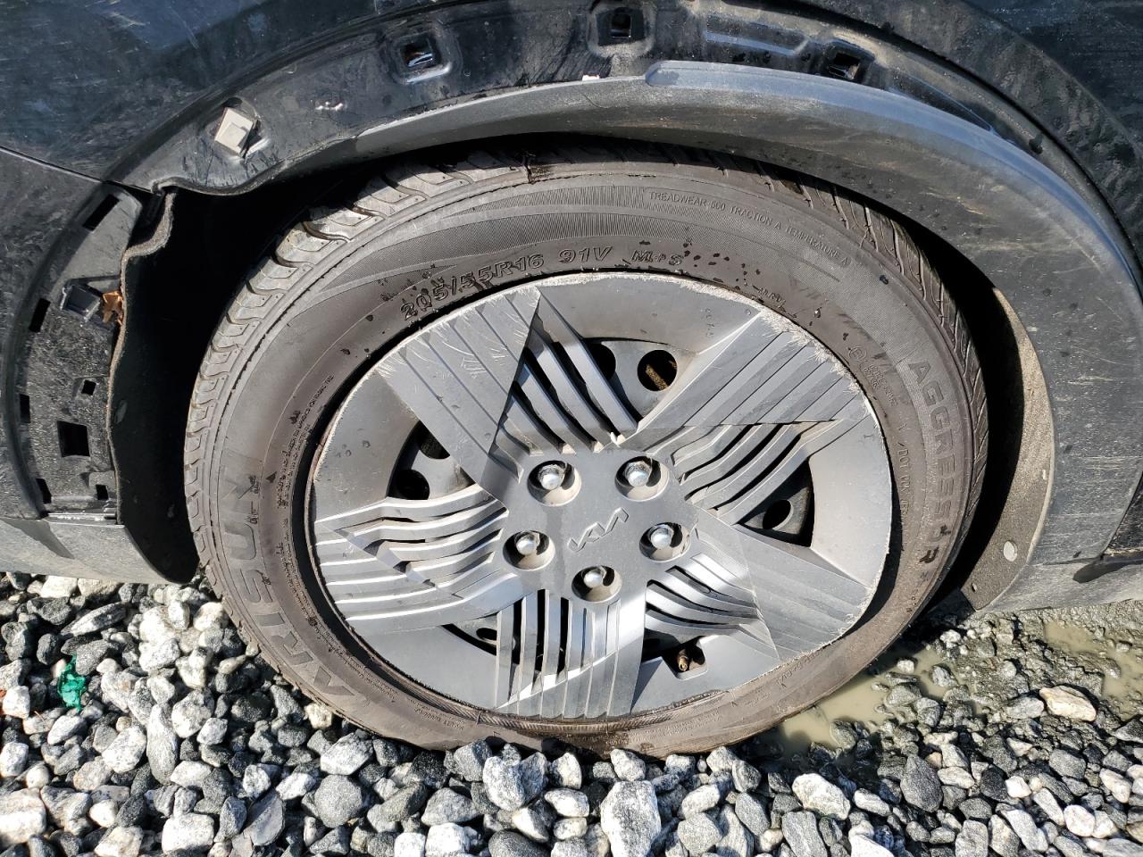 2025 Kia K4 Lx Black vin: 3KPFT4DE5SE015201 Damage: Right Rear Wheel Cover, Broken, Replacement Required