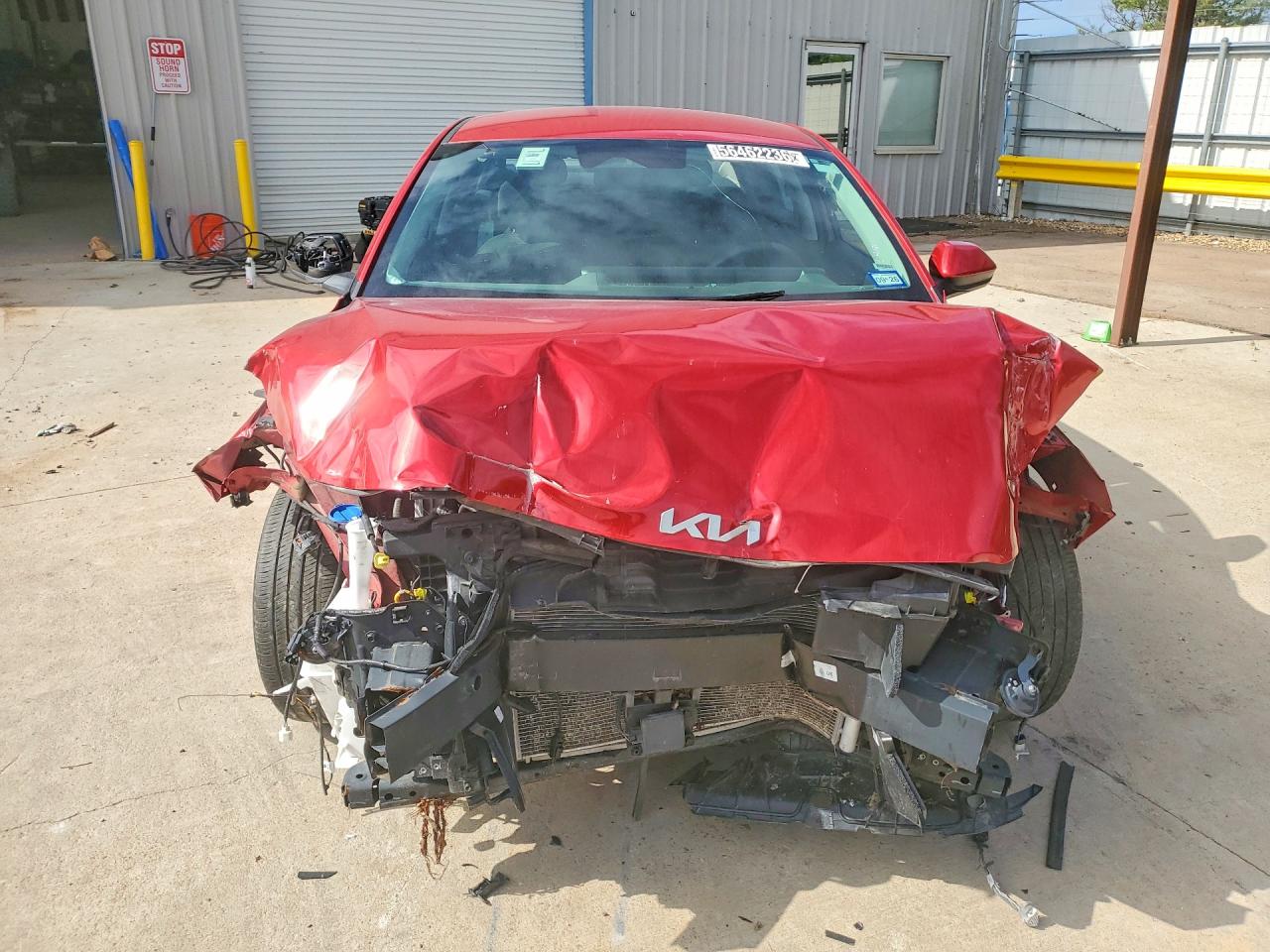 2025 Kia K4 Lxs Red vin: 3KPFT4DE5SE039983
