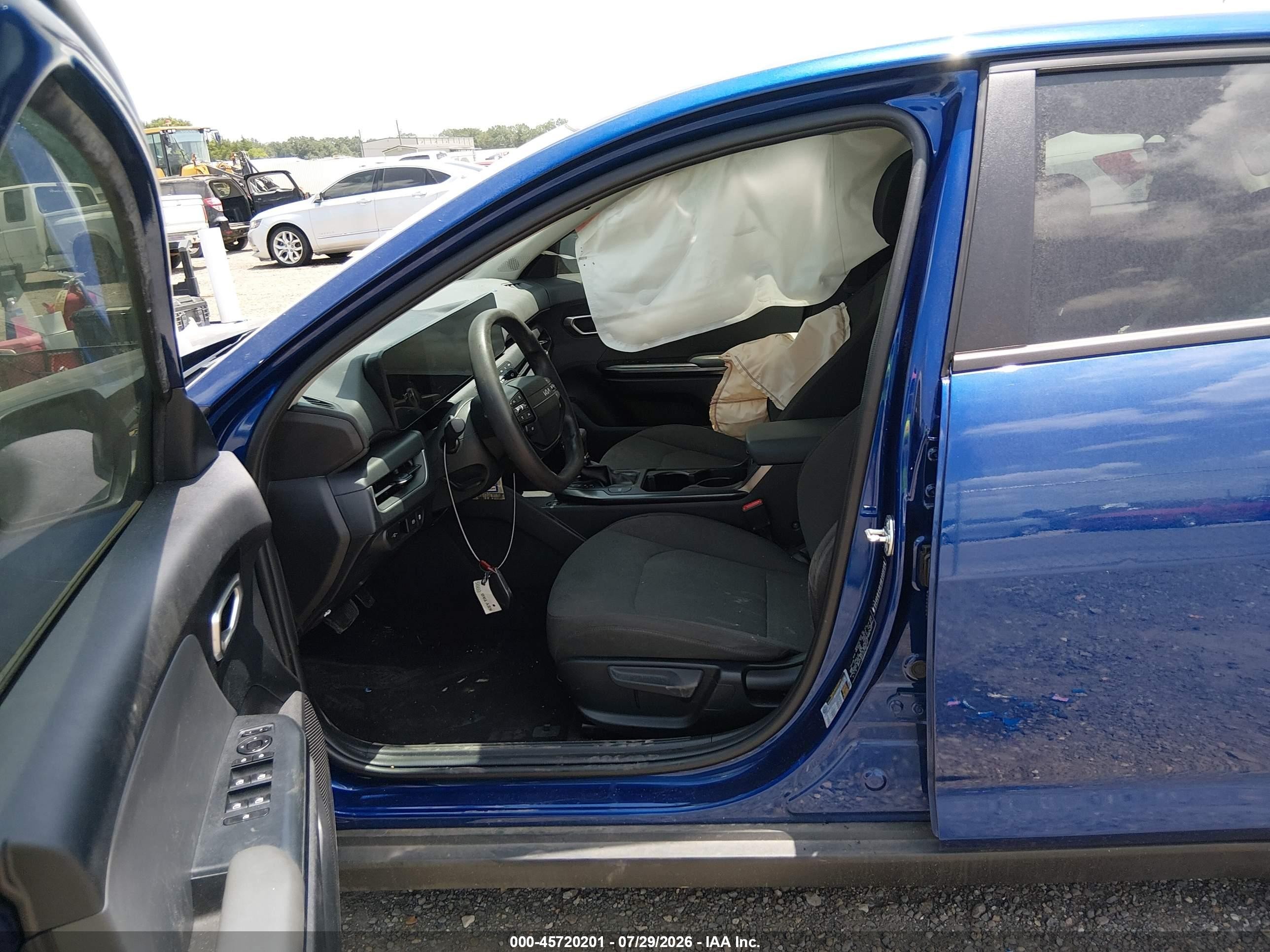 2025 Kia K4 Lxs Blue vin: 3KPFT4DE5SE088102
