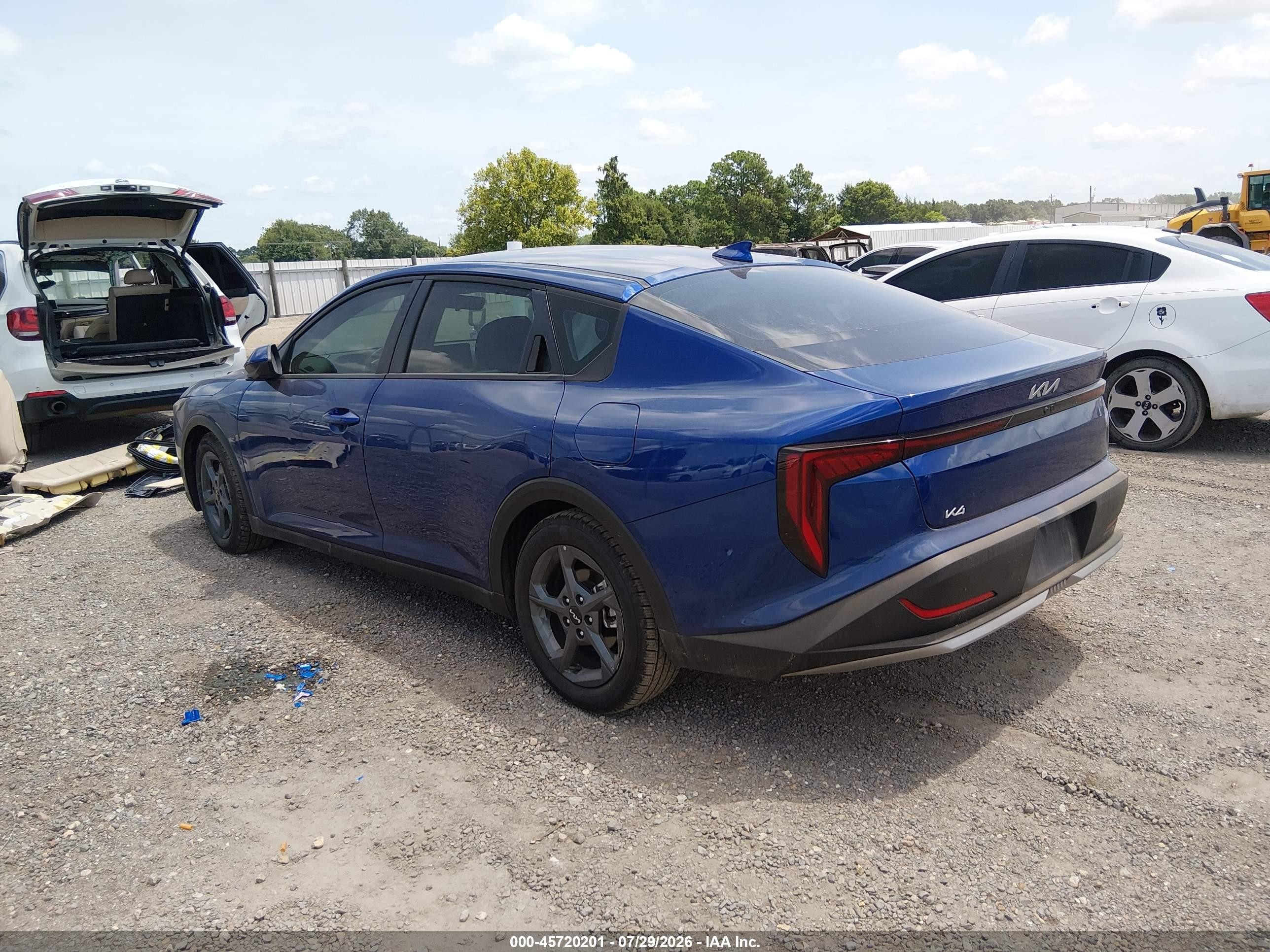 2025 Kia K4 Lxs Blue vin: 3KPFT4DE5SE088102