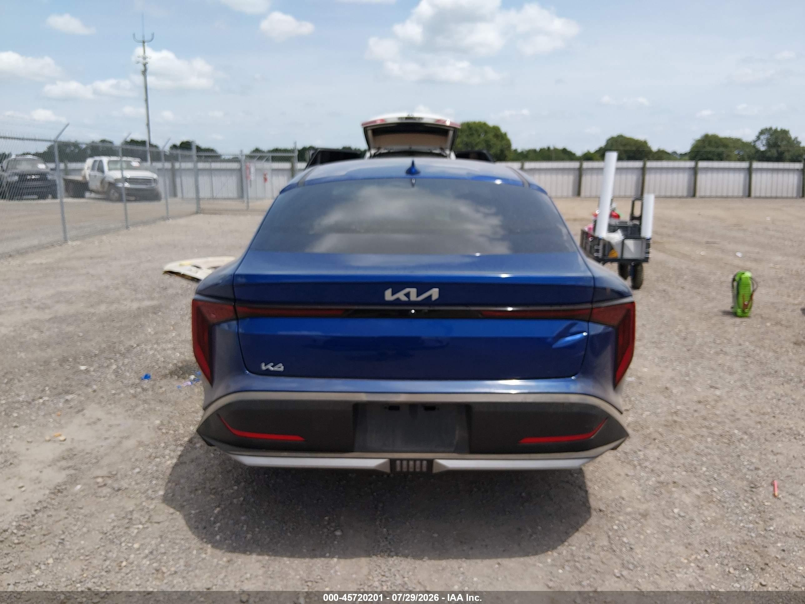 2025 Kia K4 Lxs Blue vin: 3KPFT4DE5SE088102