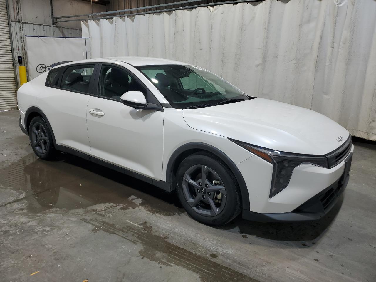 2025 Kia K4 Lxs White vin: 3KPFT4DE6SE078601 Damage: Right Drip Rail Molding, Hail Damage, Replacement Required