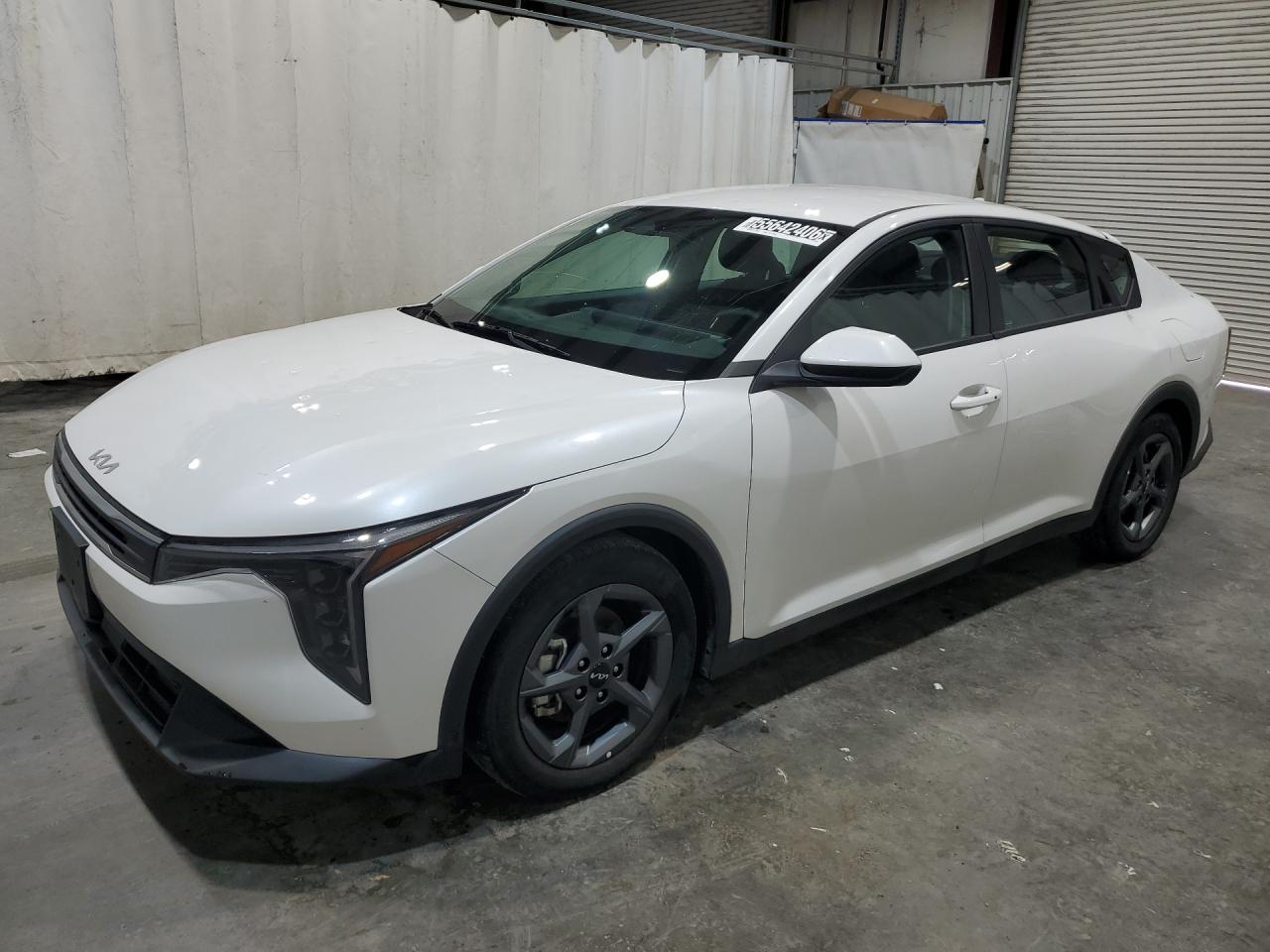 2025 Kia K4 Lxs White vin: 3KPFT4DE6SE078601 Damage: Windshield, Broken, Replacement Required