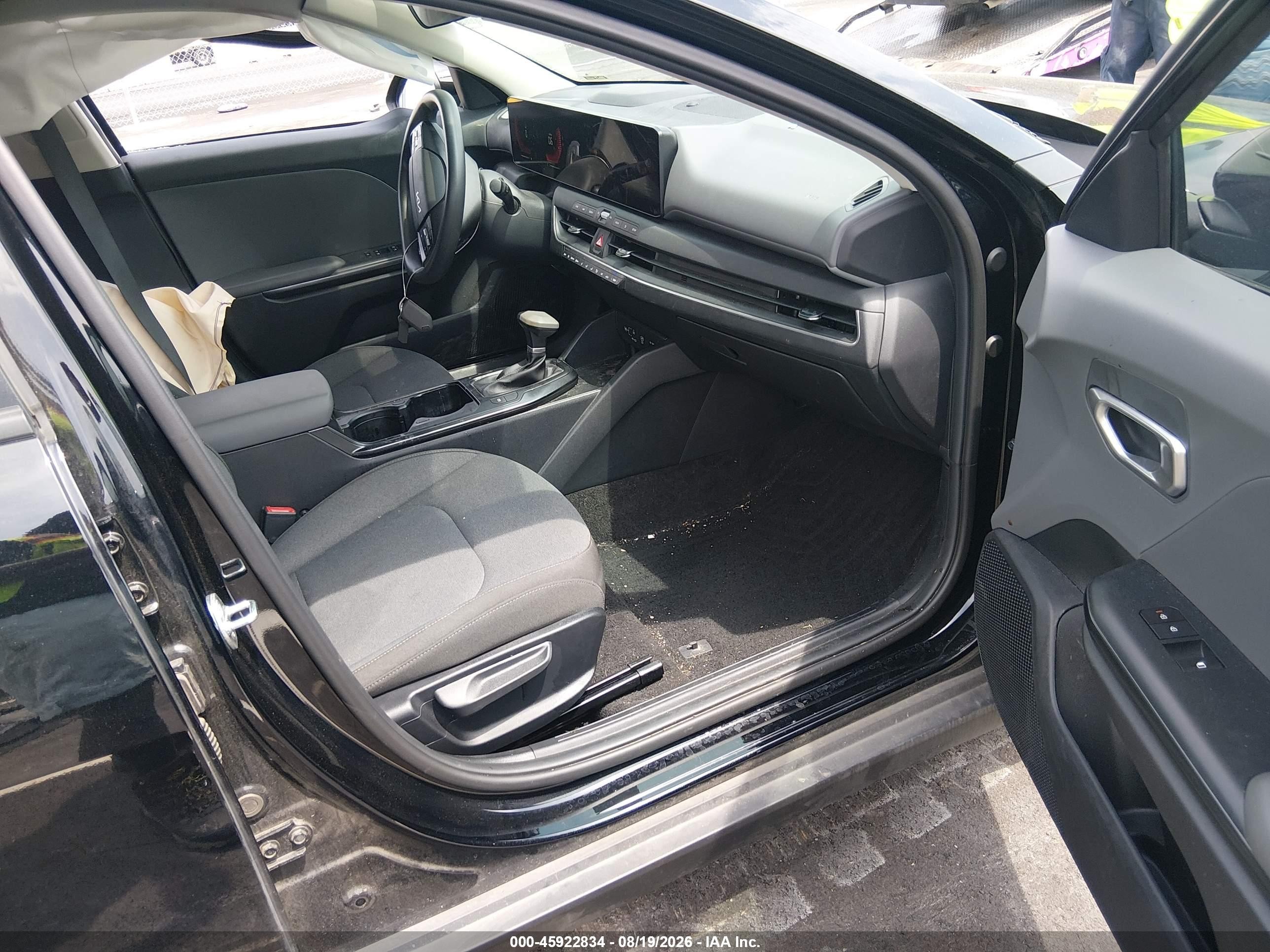 2025 Kia K4 Lx Black vin: 3KPFT4DE6SE239478