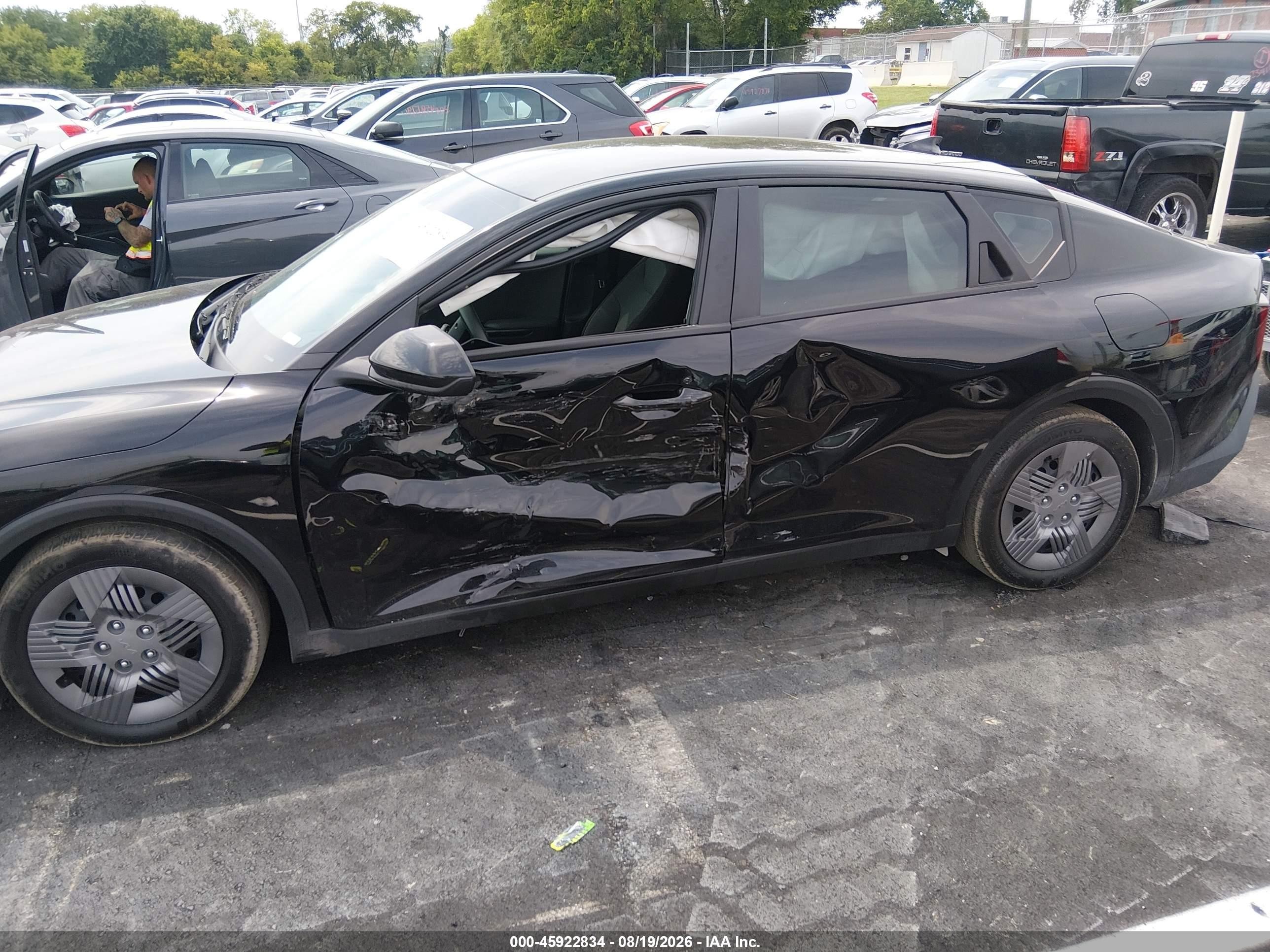 2025 Kia K4 Lx Black vin: 3KPFT4DE6SE239478