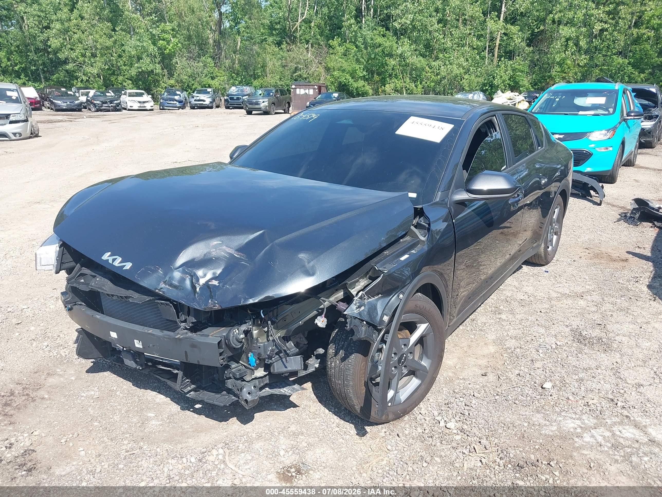 2025 Kia K4 Lxs Серый vin: 3KPFT4DE7SE164595