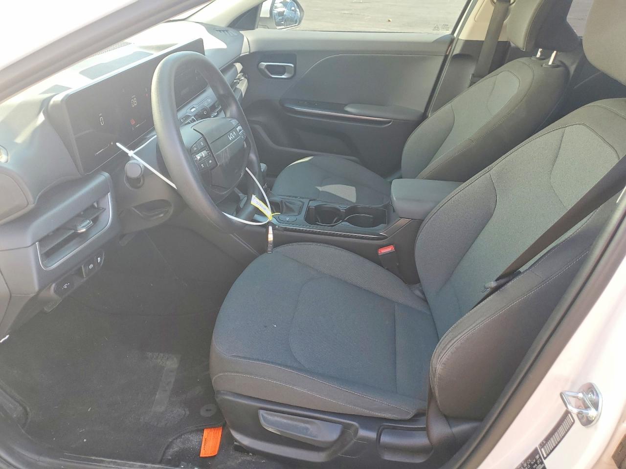2025 Kia K4 Lx Белый vin: 3KPFT4DE8SE145585