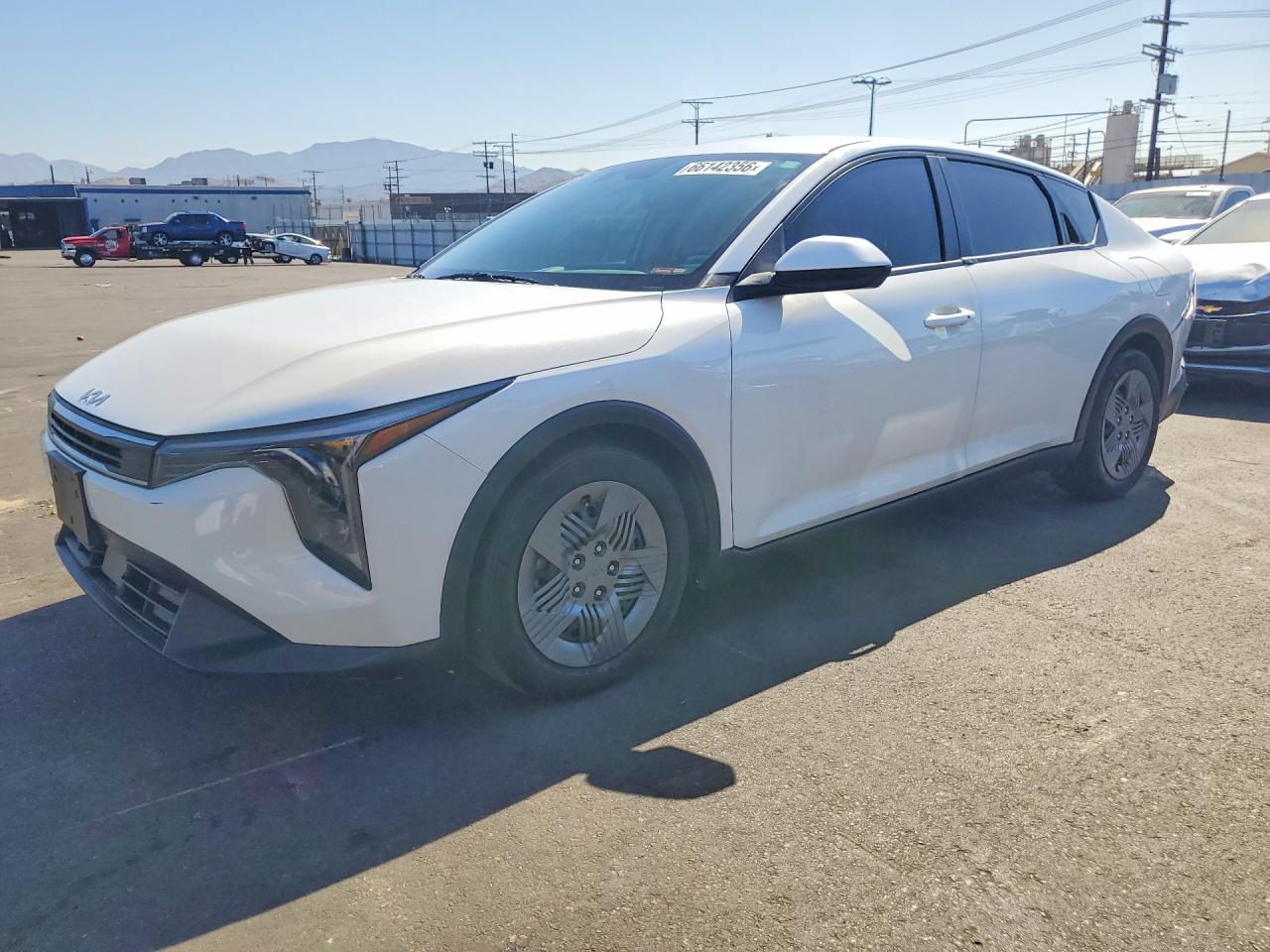 2025 Kia K4 Lx Белый vin: 3KPFT4DE8SE145585