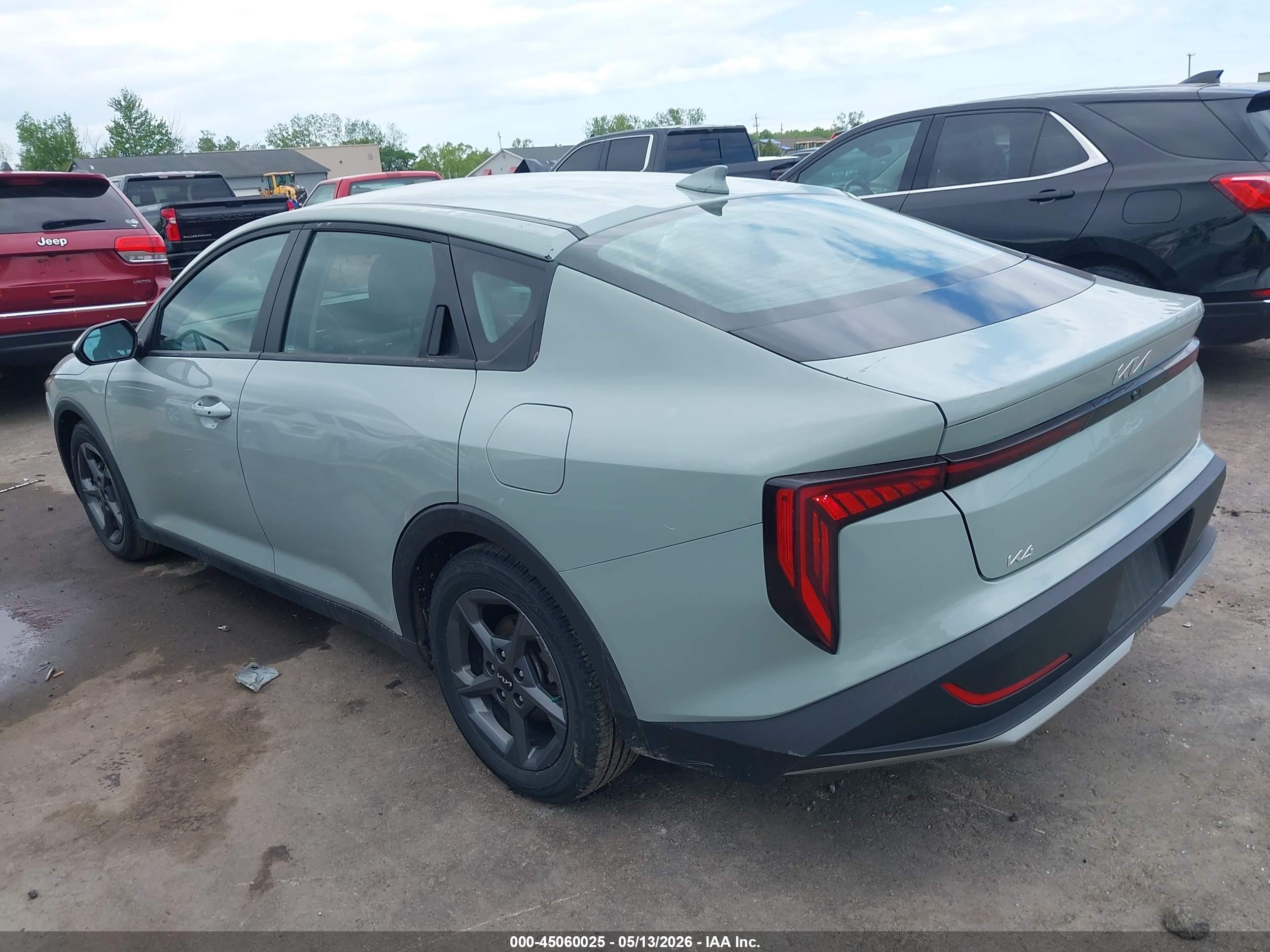 2025 Kia K4 Lxs Gray vin: 3KPFT4DE9SE008283