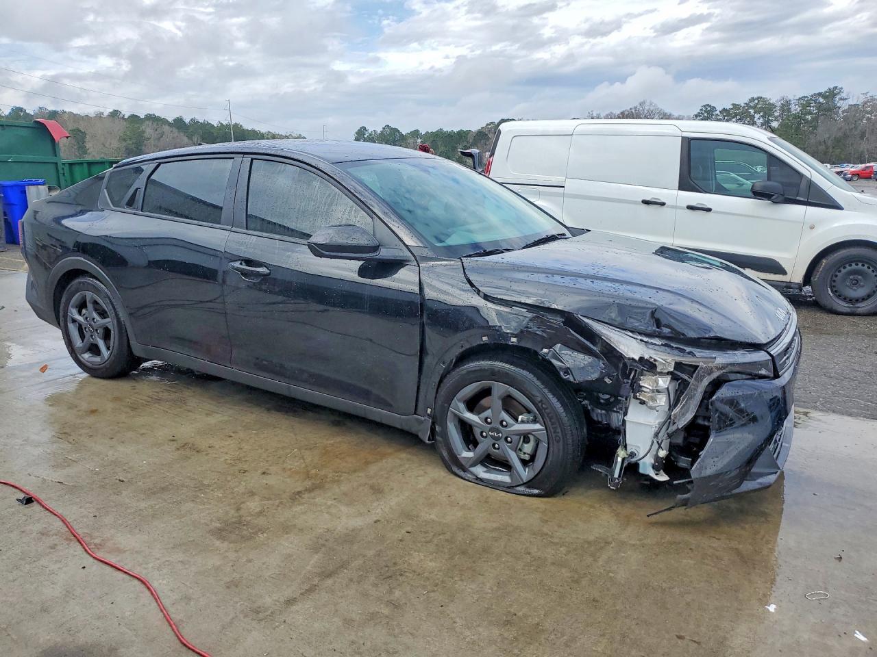 2025 Kia K4 Lxs Black vin: 3KPFT4DE9SE225302
