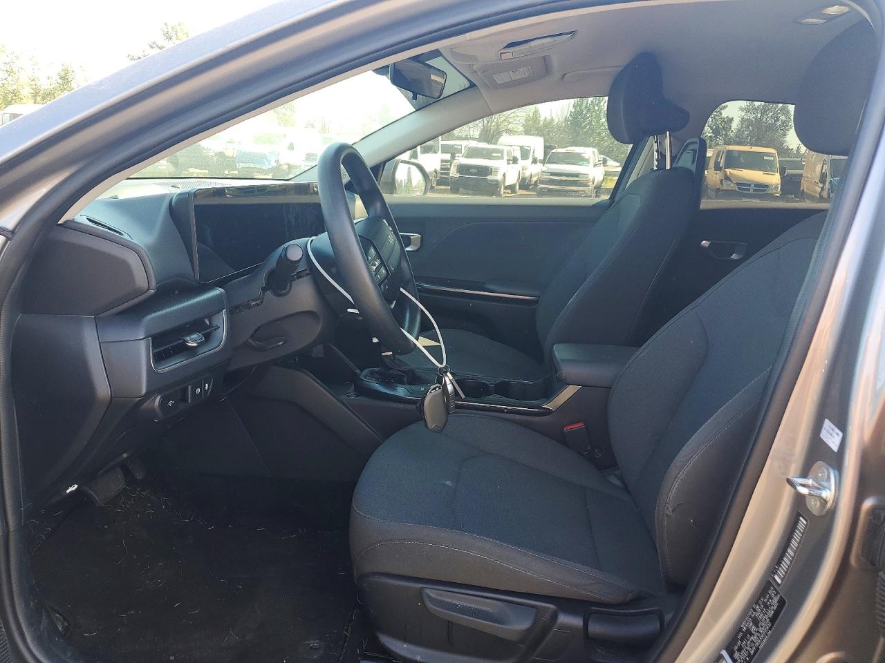 2025 Kia K4 Lxs Gray vin: 3KPFT4DEXSE010432