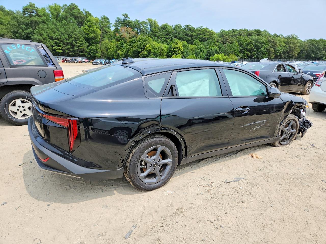 2025 Kia K4 Lxs Black vin: 3KPFT4DEXSE222425