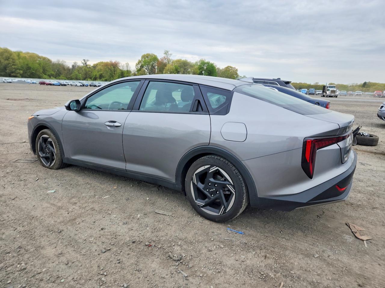 2025 Kia K4 Ex Gray vin: 3KPFU4DE0SE187911