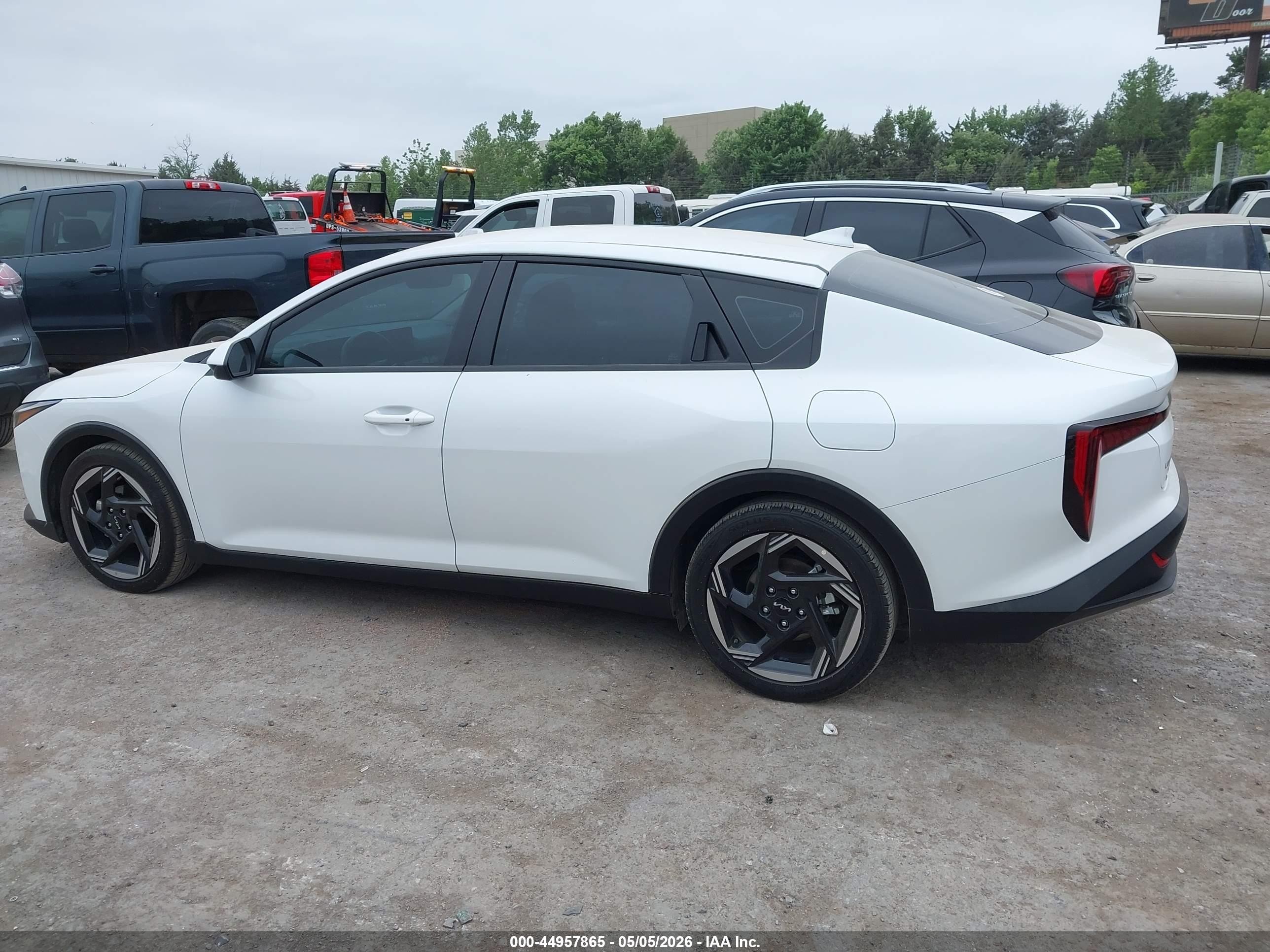 2025 Kia K4 Ex White vin: 3KPFU4DE5SE030388