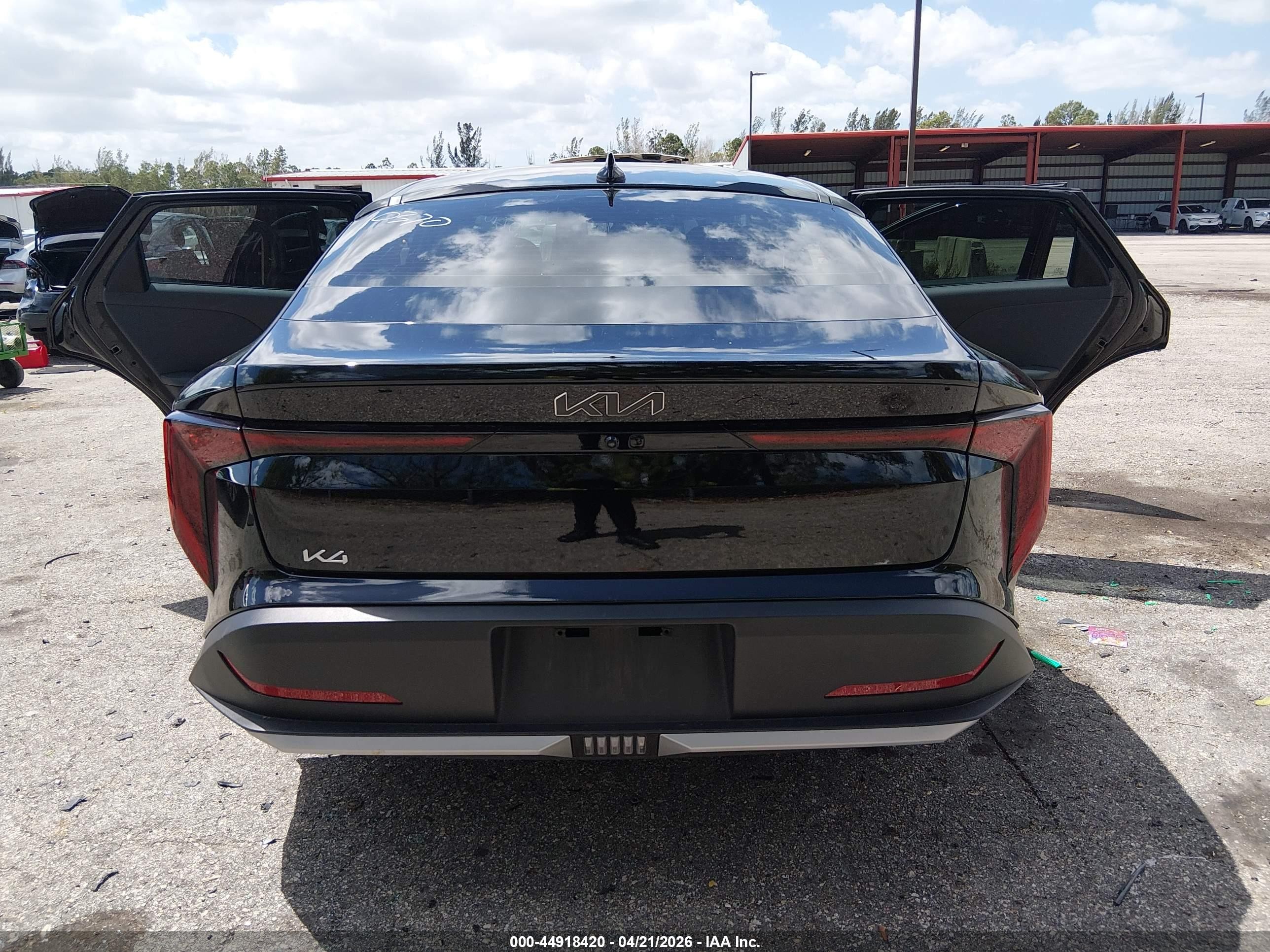2025 Kia K4 Ex Black vin: 3KPFU4DE5SE150370