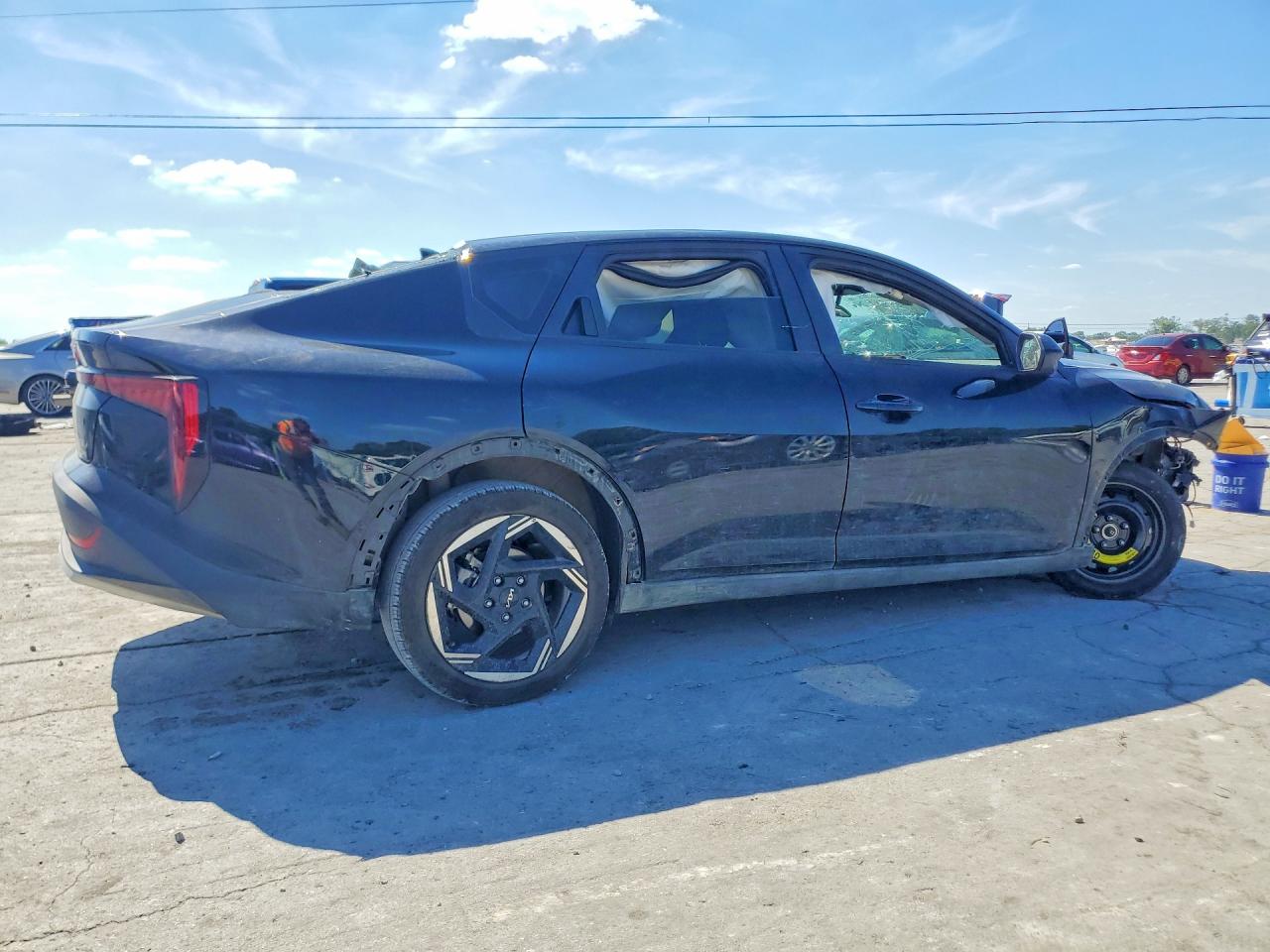 2025 Kia K4 Ex Black vin: 3KPFU4DE6SE137935