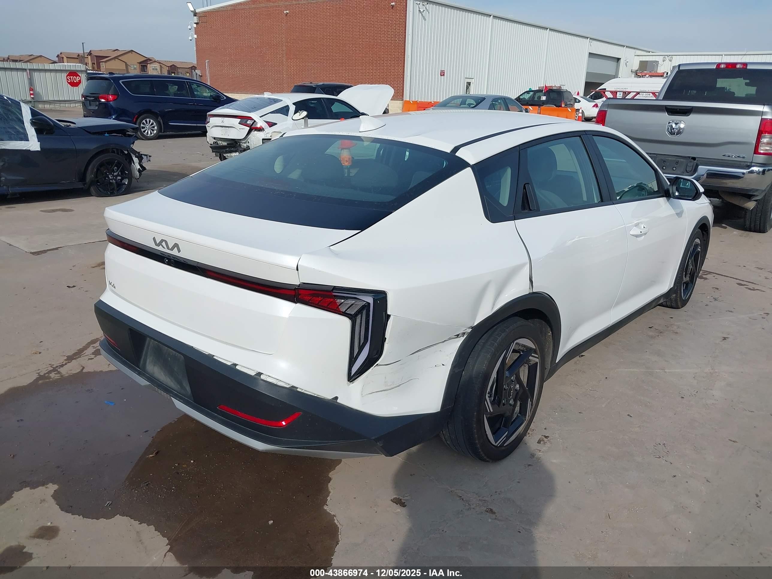 2025 Kia K4 Ex Белый vin: 3KPFU4DEXSE030399