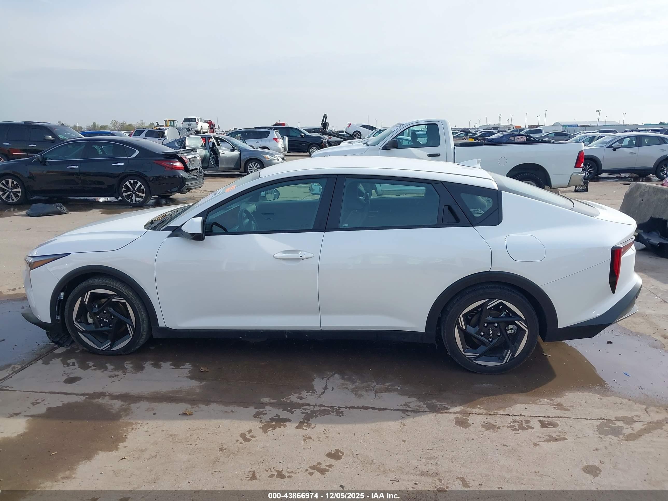 2025 Kia K4 Ex Белый vin: 3KPFU4DEXSE030399