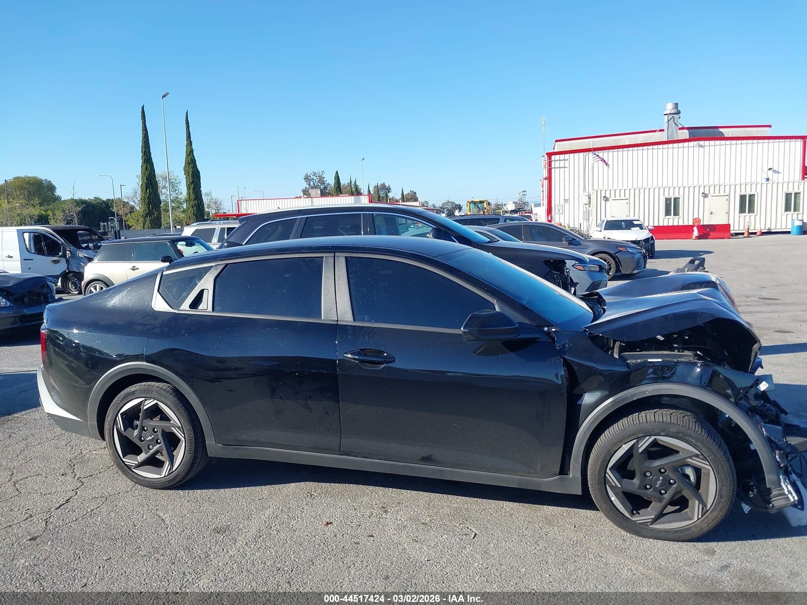 2025 Kia K4 Ex Black vin: 3KPFU4DEXSE121172