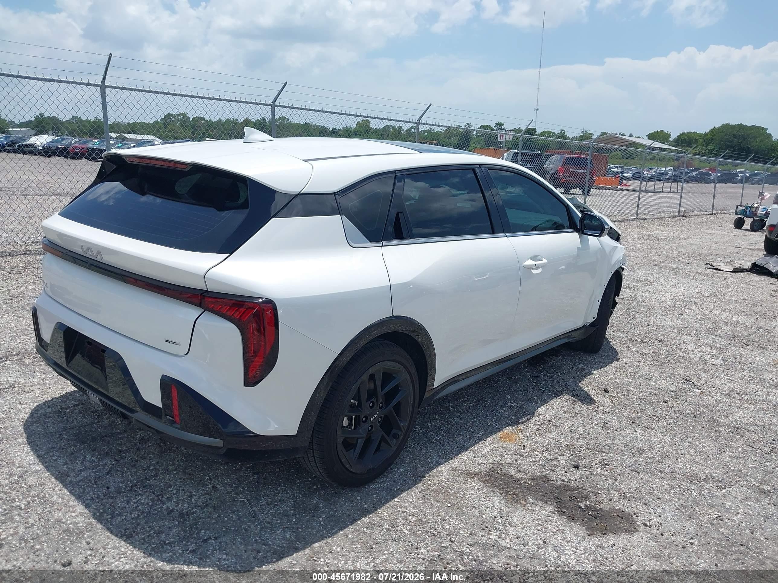 2026 Kia K4 Gt-line Turbo White vin: 3KPFU5DC6TE262858