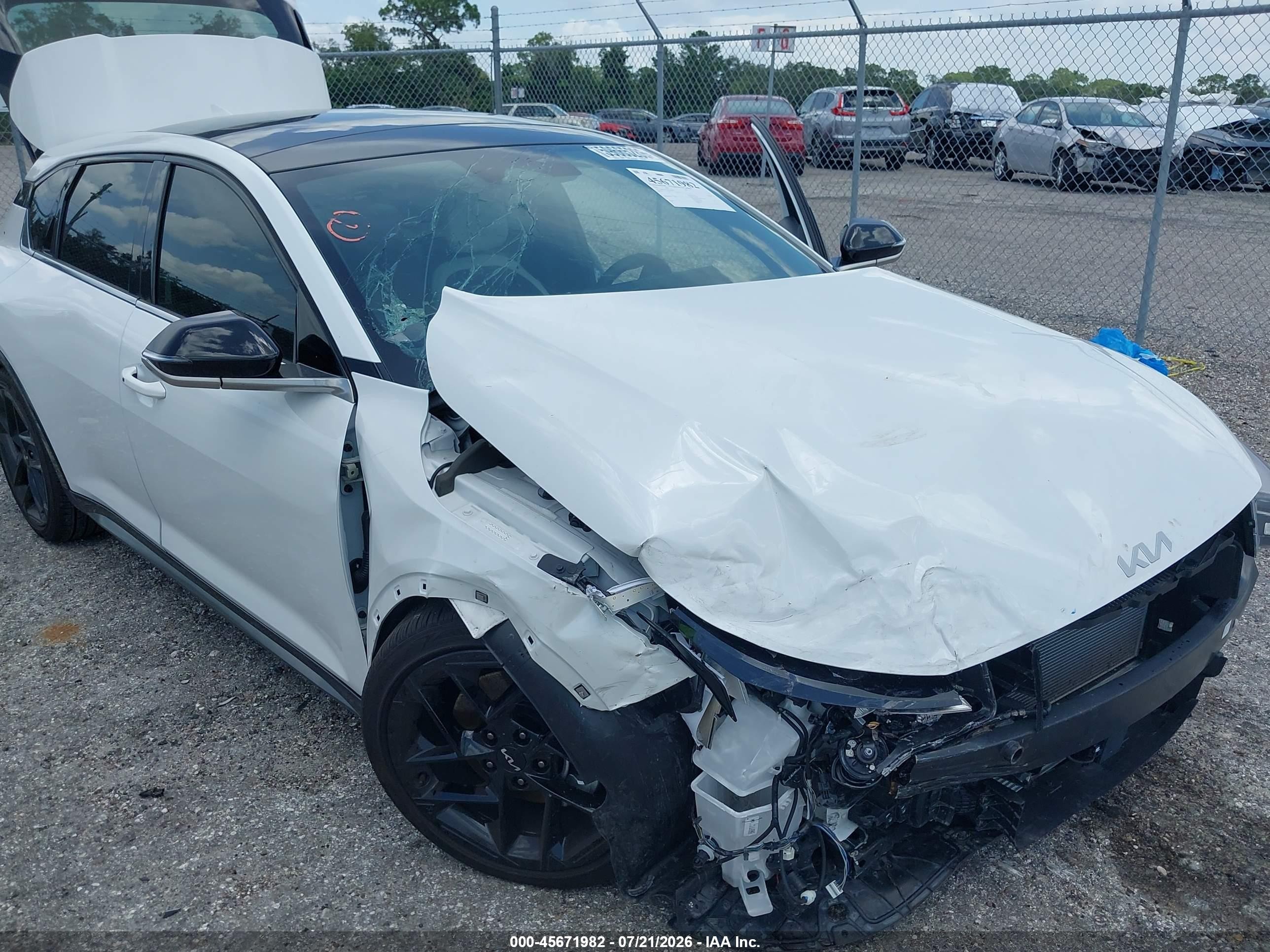 2026 Kia K4 Gt-line Turbo White vin: 3KPFU5DC6TE262858