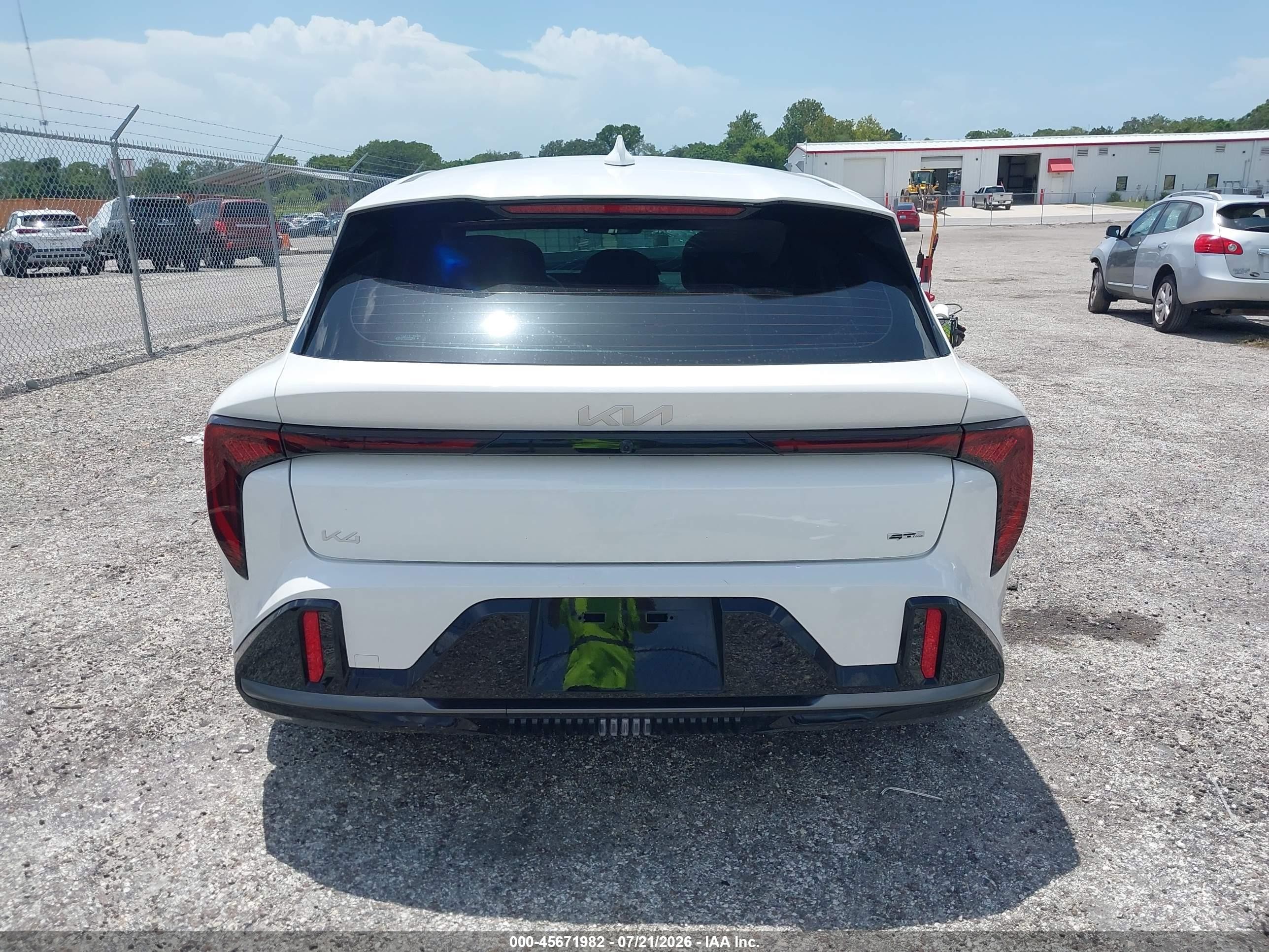 2026 Kia K4 Gt-line Turbo White vin: 3KPFU5DC6TE262858