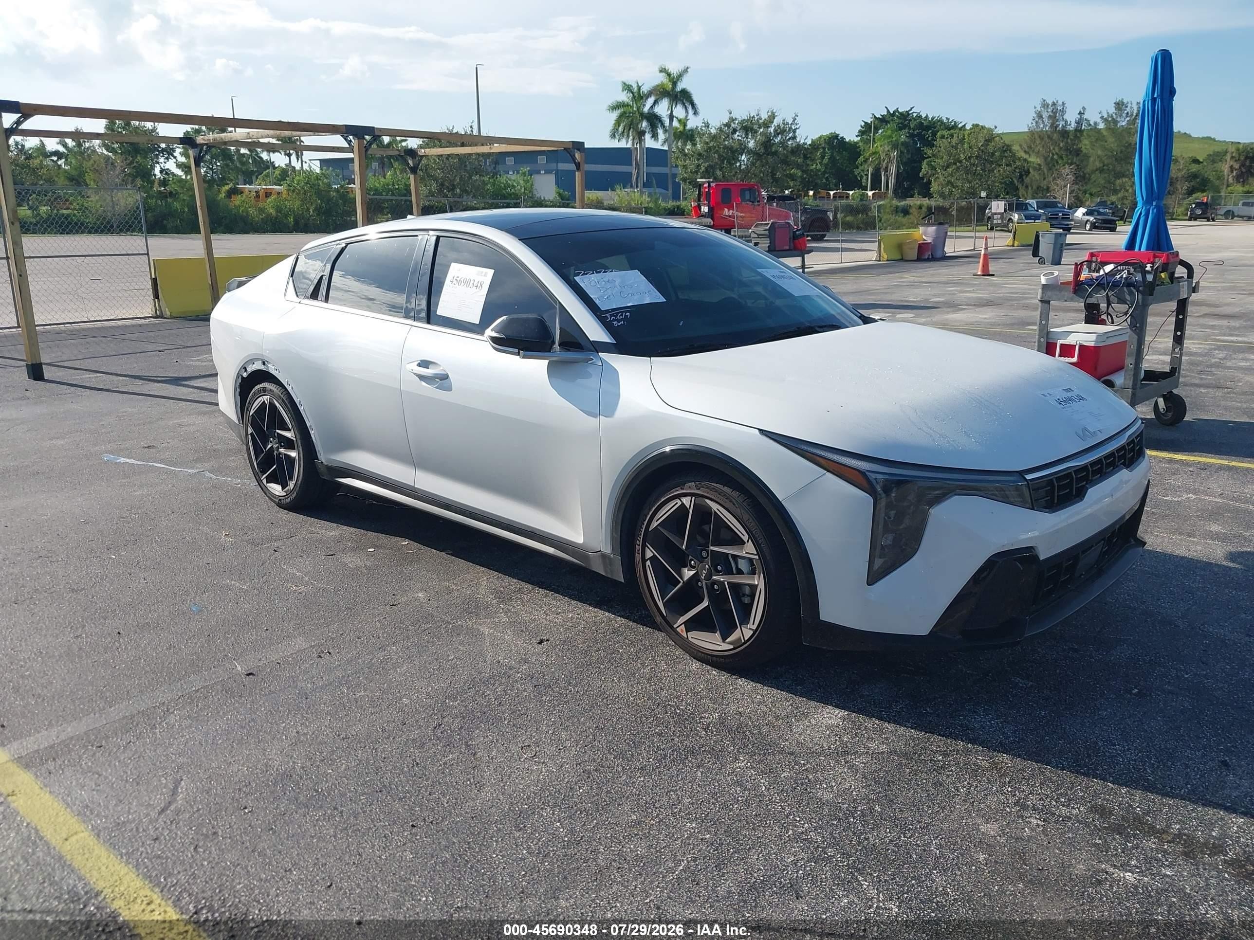 2026 Kia K4 Gt-line White vin: 3KPFW4DE3TE274469