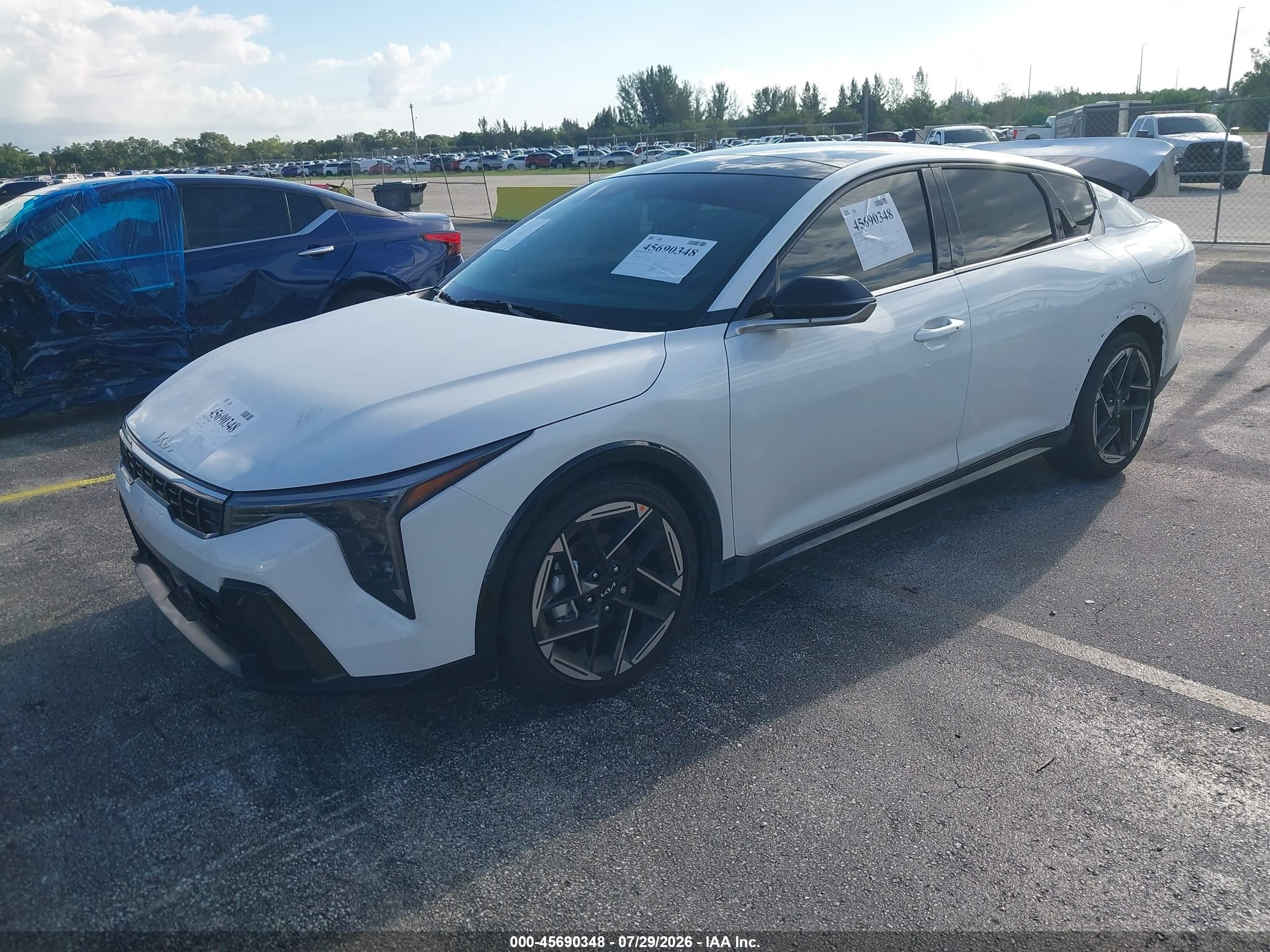 2026 Kia K4 Gt-line White vin: 3KPFW4DE3TE274469