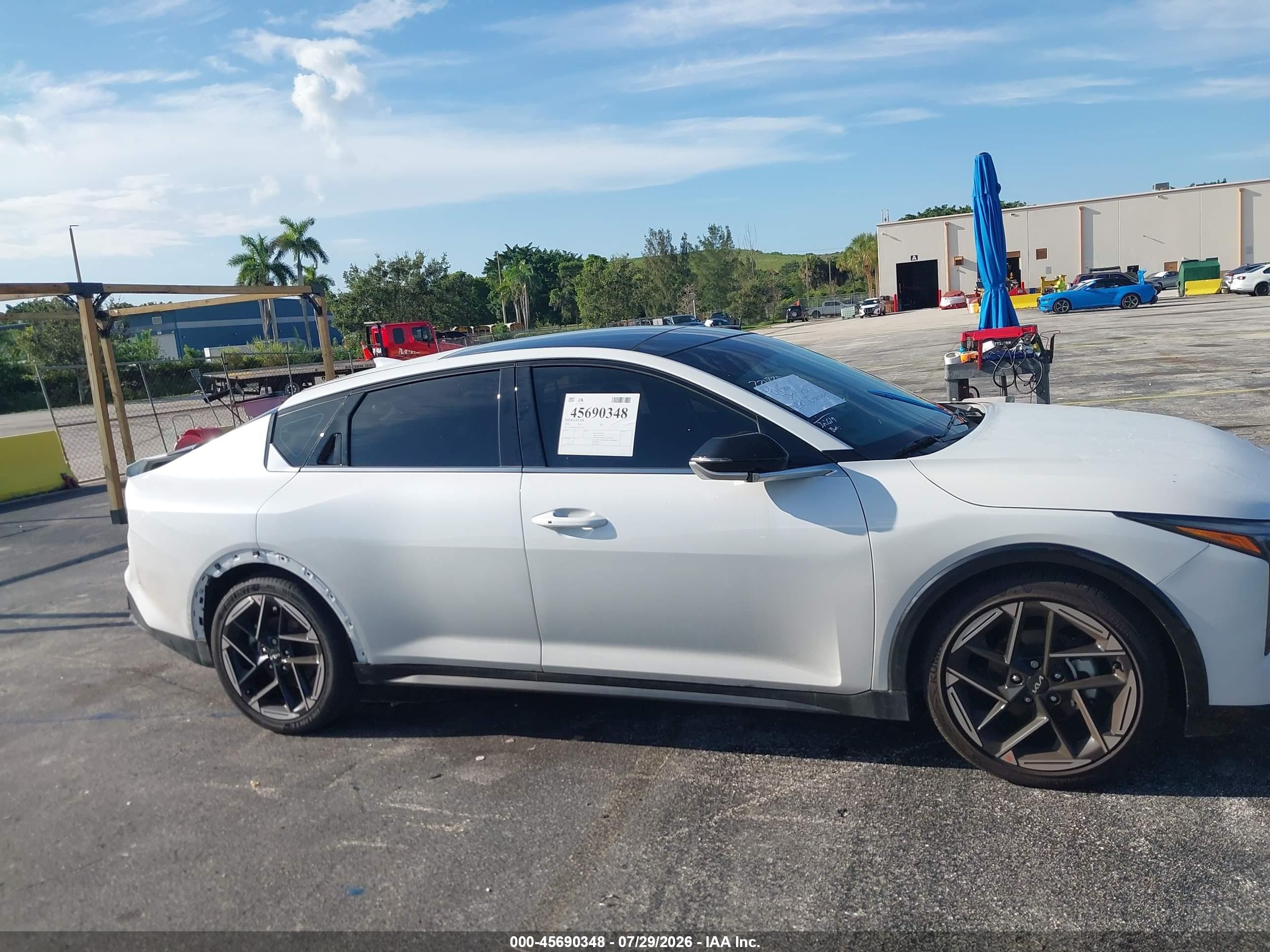2026 Kia K4 Gt-line White vin: 3KPFW4DE3TE274469