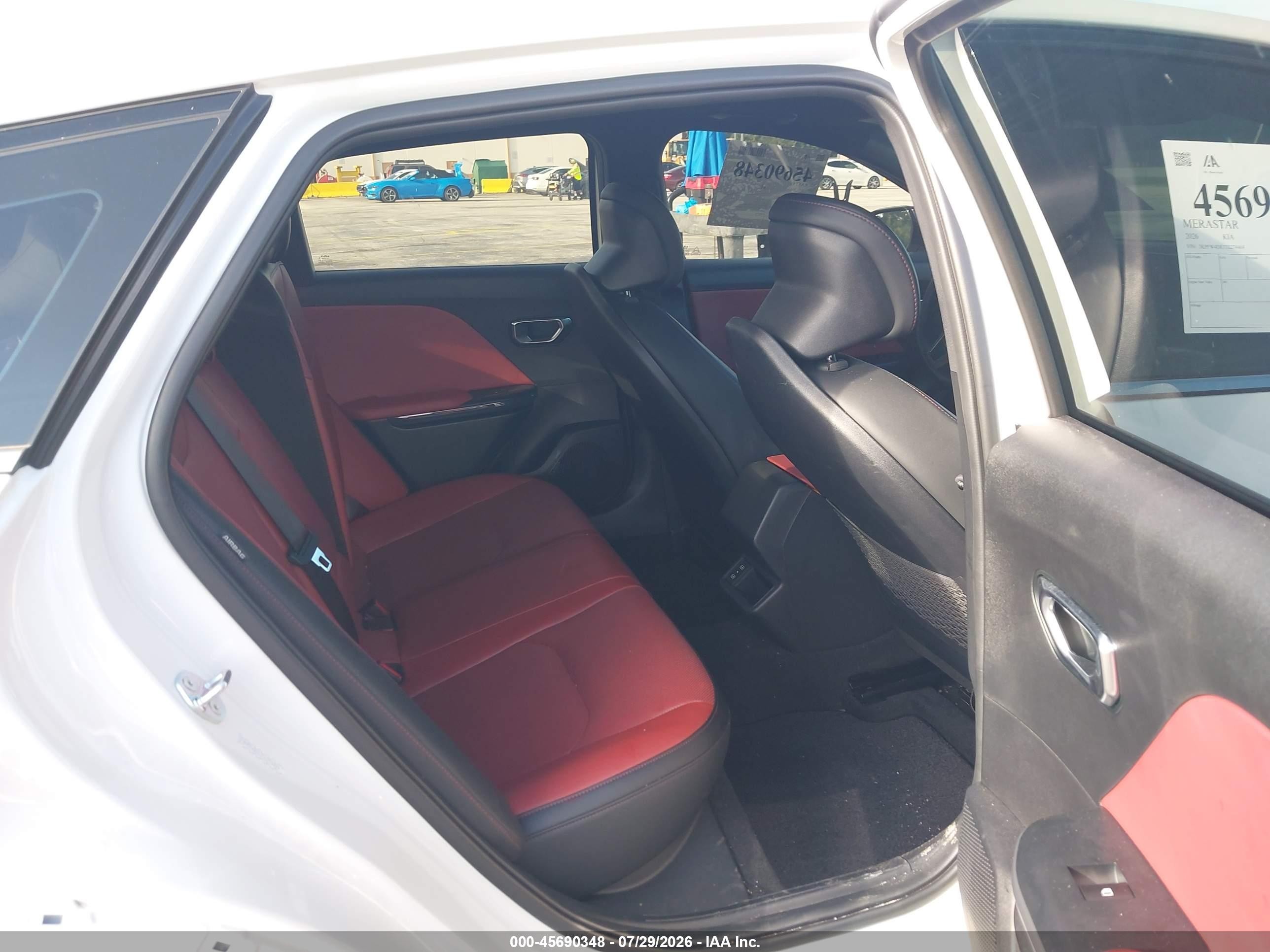 2026 Kia K4 Gt-line White vin: 3KPFW4DE3TE274469