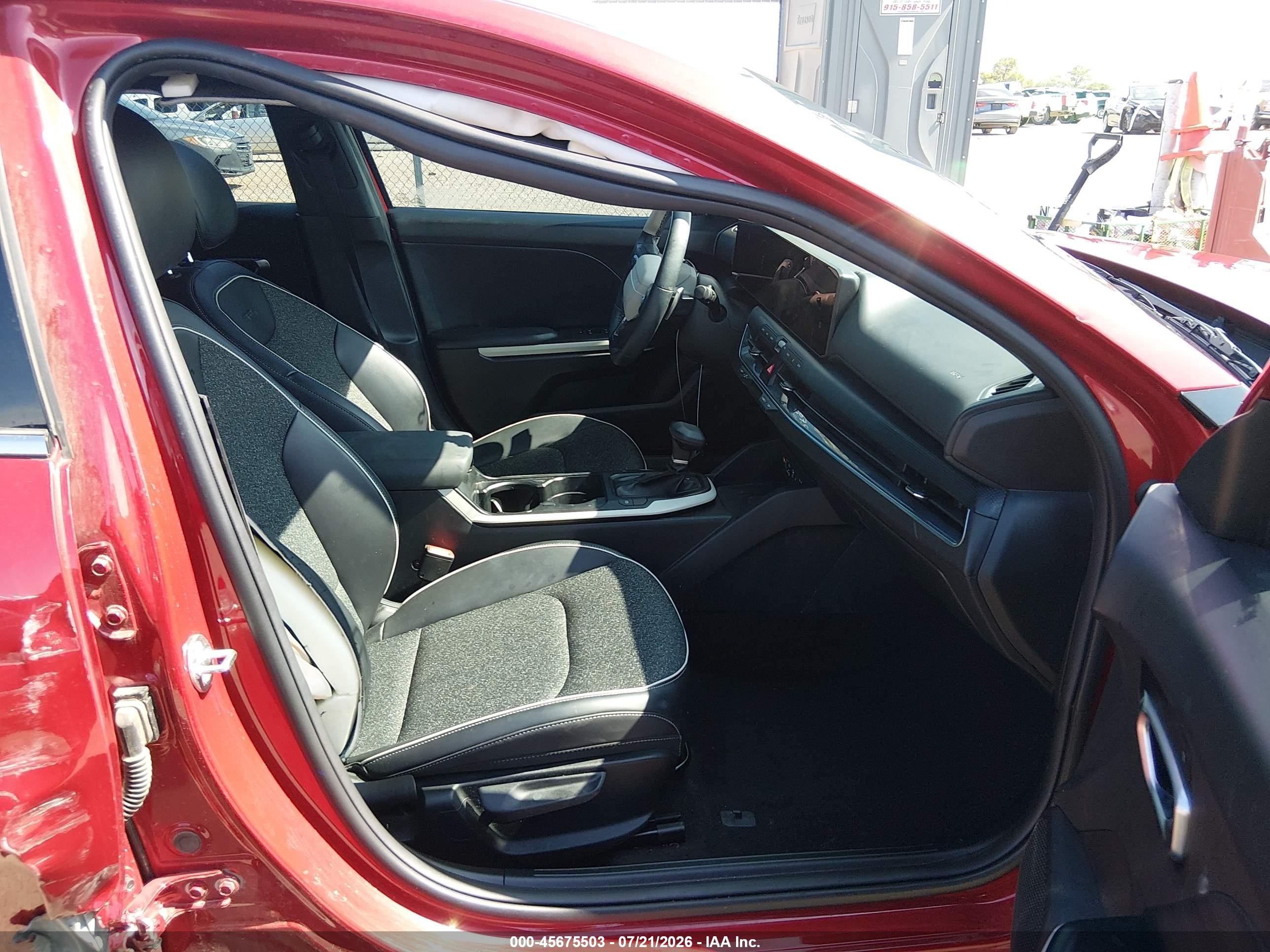 2025 Kia K4 Gt-line Red vin: 3KPFW4DE6SE158536