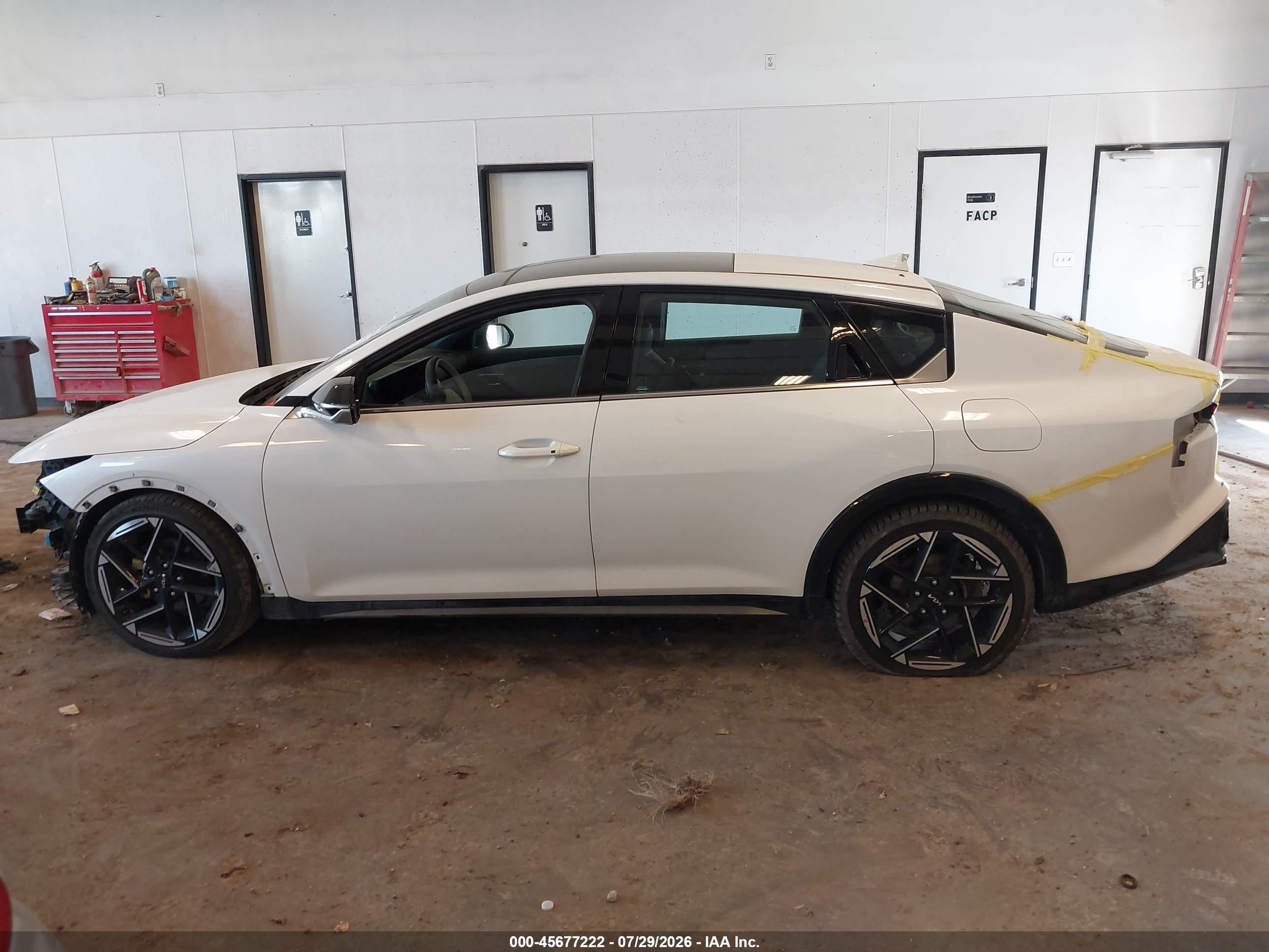 2025 Kia K4 Gt-line White vin: 3KPFW4DE9SE046085