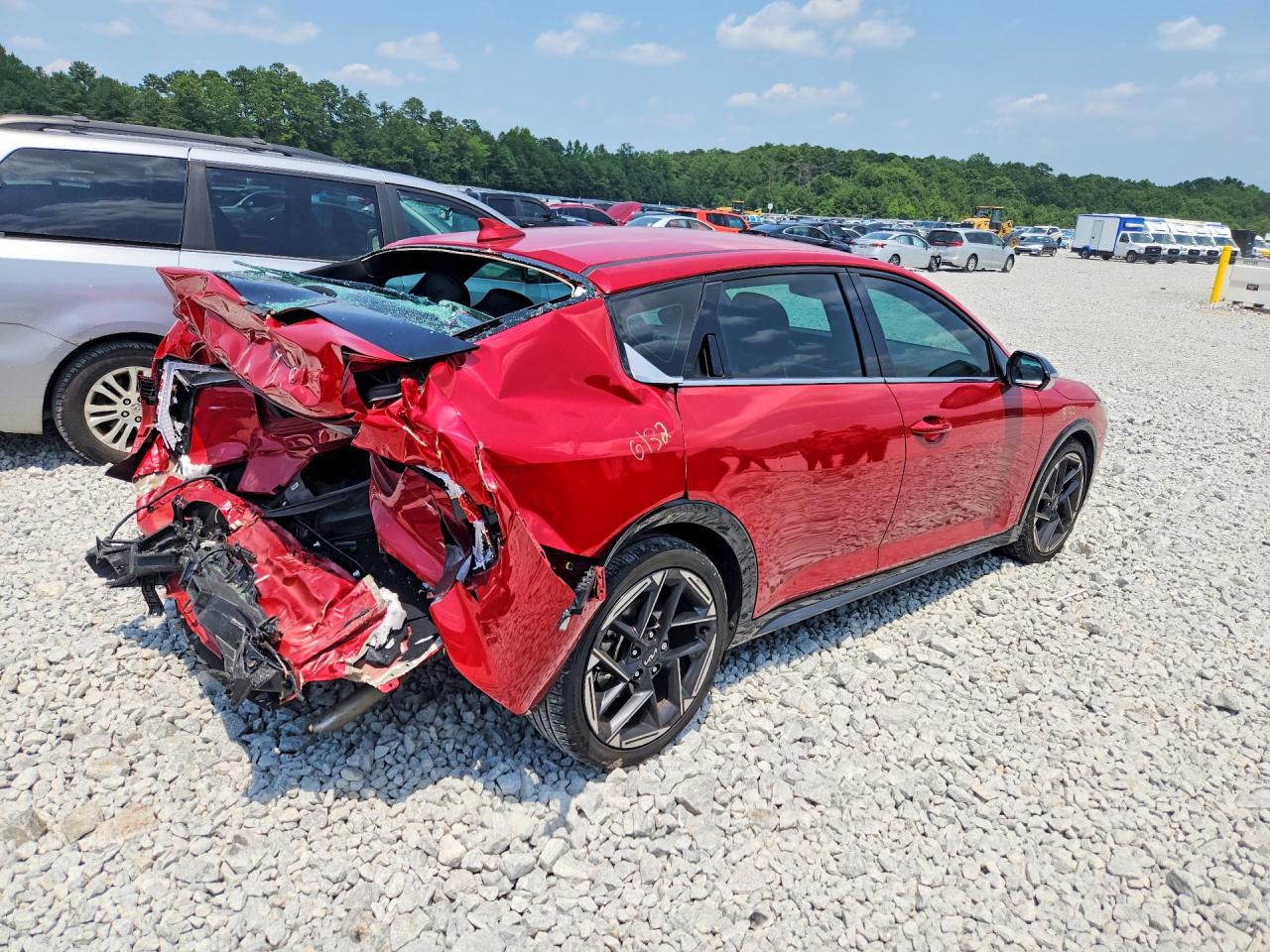 2025 Kia K4 Gt Line Red vin: 3KPFW4DE9SE077658