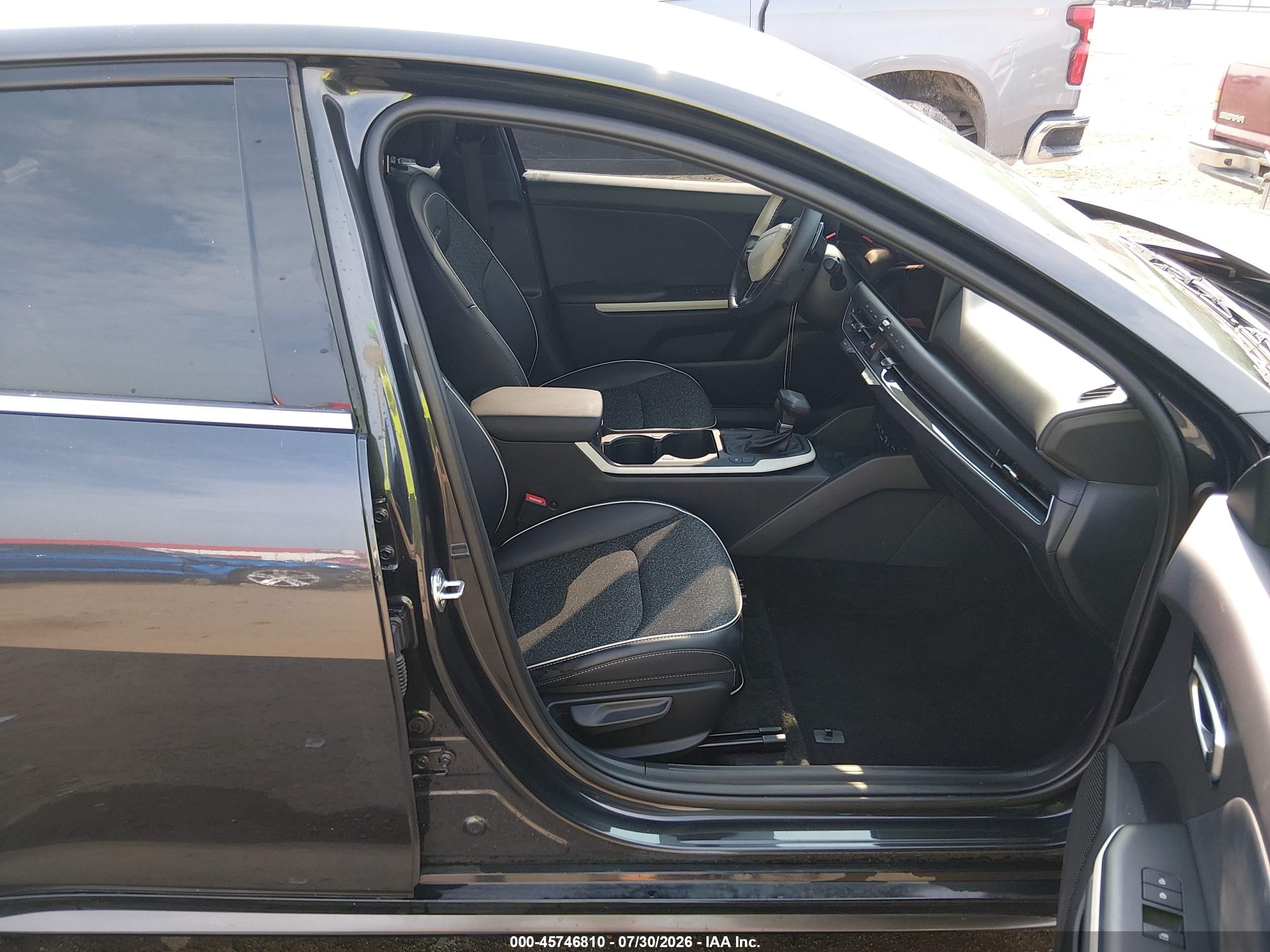 2025 Kia K4 Gt-line Gray vin: 3KPFW4DEXSE181320