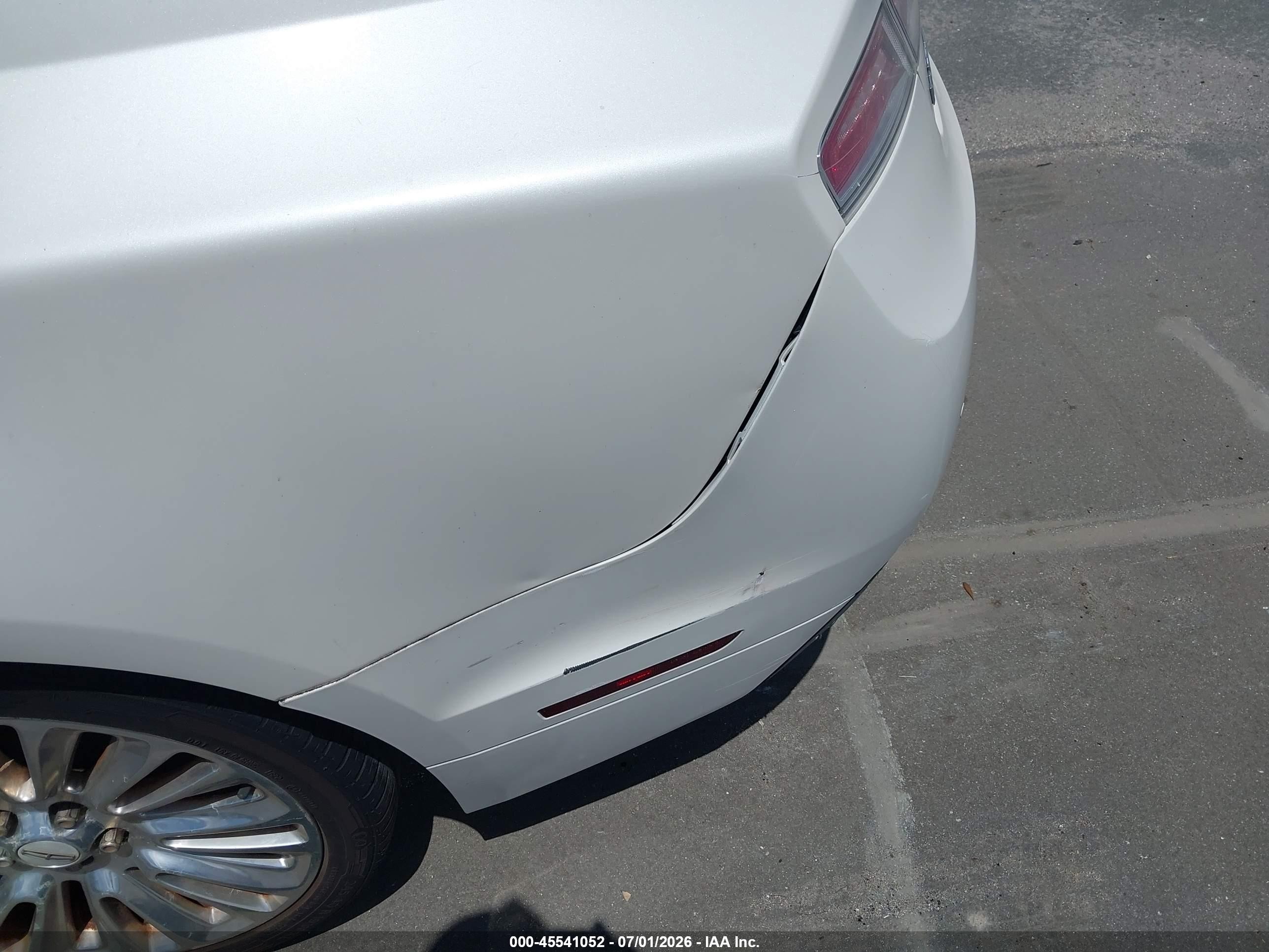 2013 Lincoln Mkz   White vin: 3LN6L2G90DR802714