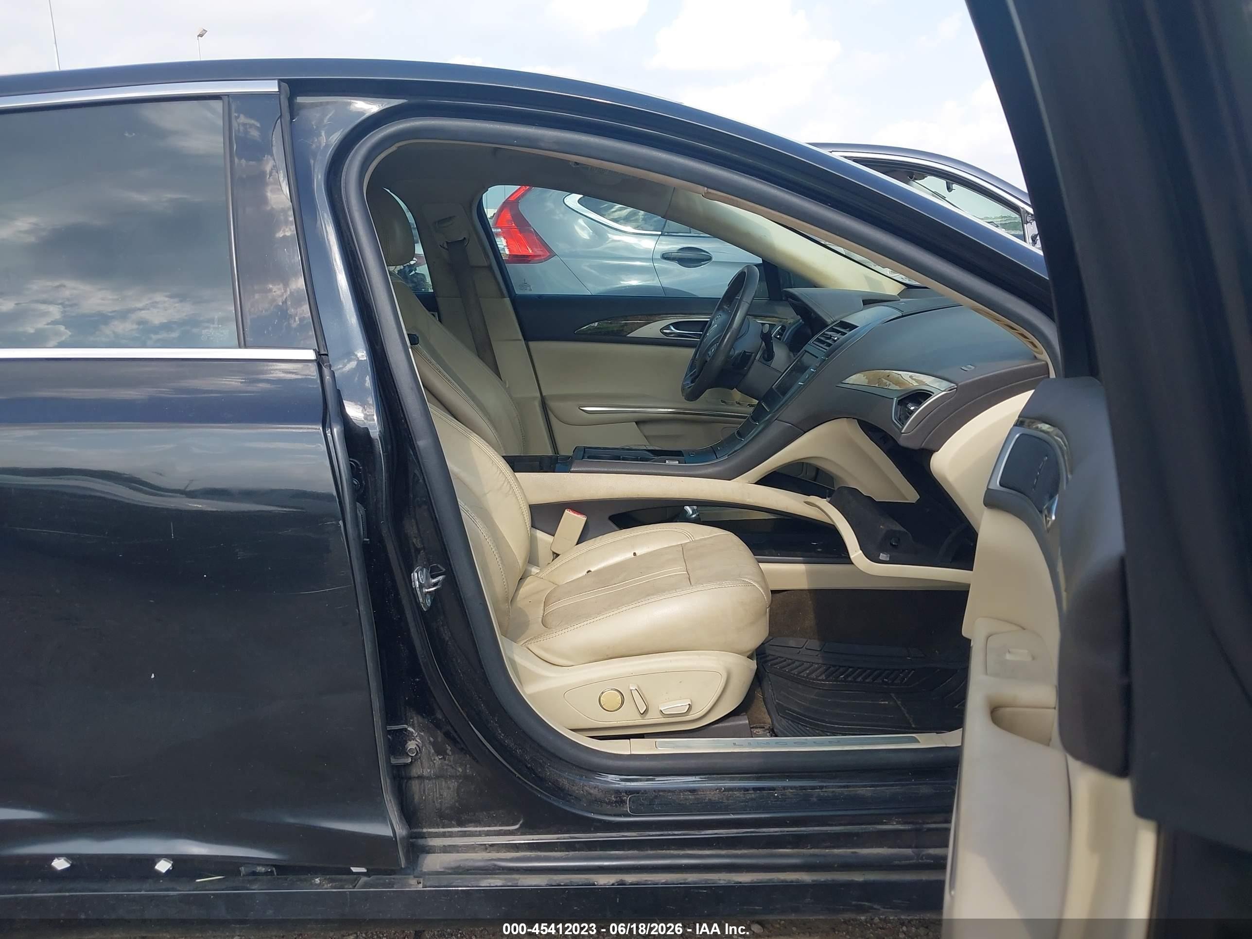 2013 Lincoln Mkz   Black vin: 3LN6L2G91DR826939