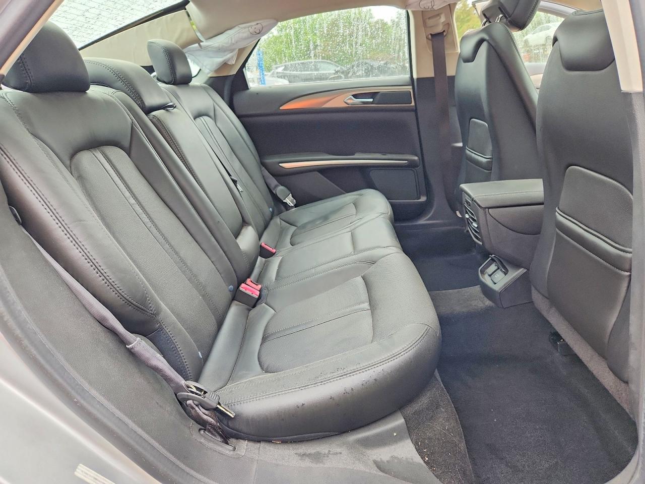 2014 Lincoln Mkz Silver vin: 3LN6L2G92ER807933