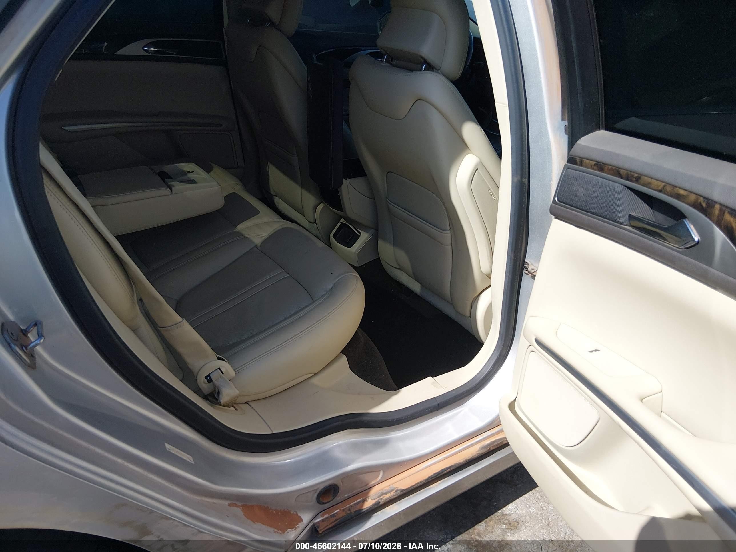 2013 Lincoln Mkz   Silver vin: 3LN6L2G93DR801590